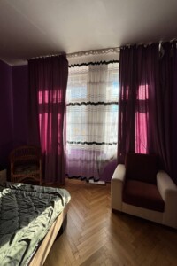 чотирикімнатна квартира в Ужгороді, район Малий Галагов, на вул. Довженка 12, кв. 1 в довготривалу оренду помісячно фото 2