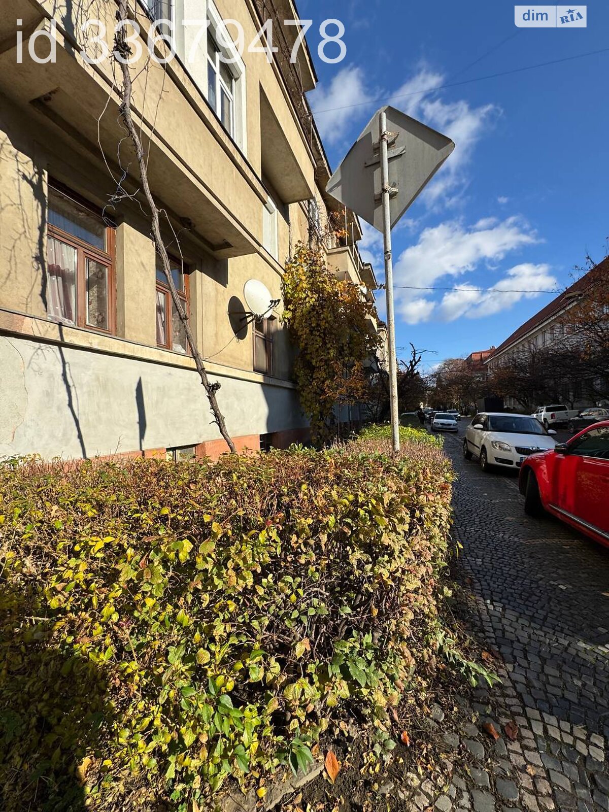 чотирикімнатна квартира в Ужгороді, район Малий Галагов, на вул. Довженка 12, кв. 1 в довготривалу оренду помісячно фото 1