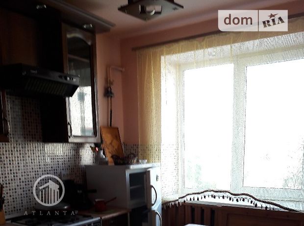 трехкомнатная квартира с мебелью в Ужгороде, район Минай, на ул. Минайская в аренду на долгий срок помесячно фото 1 трехкомнатная квартира с мебелью в Ужгороде, район Минай, на ул. Минайская в аренду на долгий срок помесячно фото 1