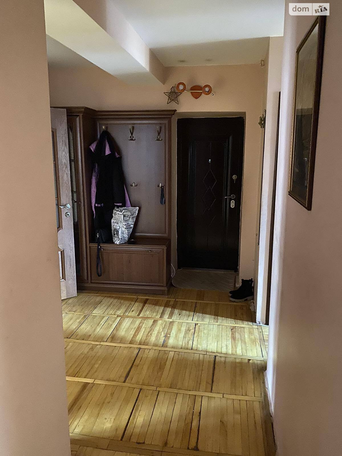 трехкомнатная квартира в Ужгороде, район Новый, на ул. Легоцкого в аренду на долгий срок помесячно фото 1 трехкомнатная квартира в Ужгороде, район Новый, на ул. Легоцкого в аренду на долгий срок помесячно фото 1