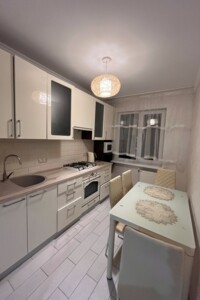 трикімнатна квартира в Ужгороді, район Новий, на вул. Легоцького в довготривалу оренду помісячно фото 2 трикімнатна квартира в Ужгороді, район Новий, на вул. Легоцького в довготривалу оренду помісячно фото 2