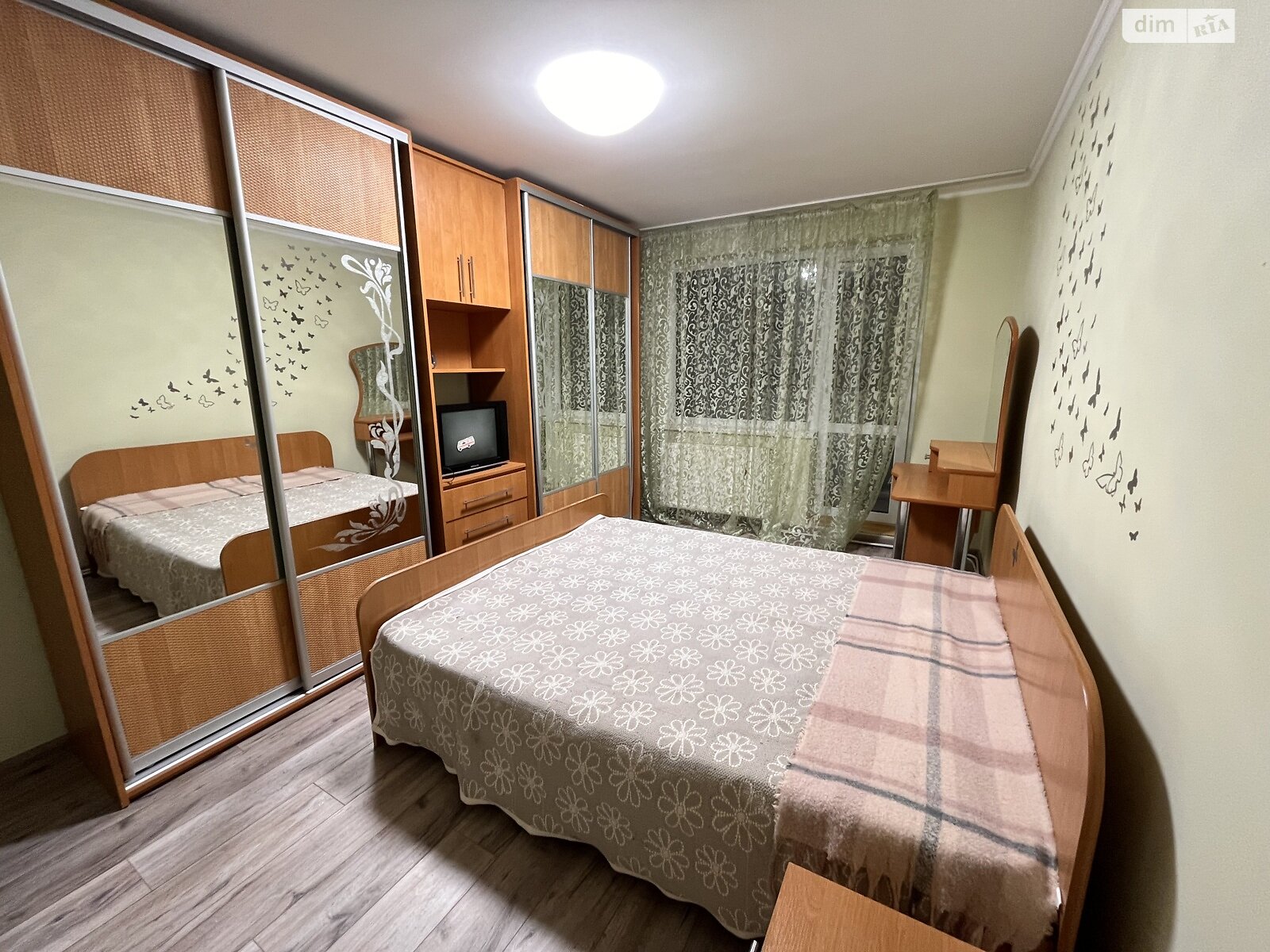 трикімнатна квартира в Ужгороді, район Новий, на вул. Легоцького в довготривалу оренду помісячно фото 1 трикімнатна квартира в Ужгороді, район Новий, на вул. Легоцького в довготривалу оренду помісячно фото 1