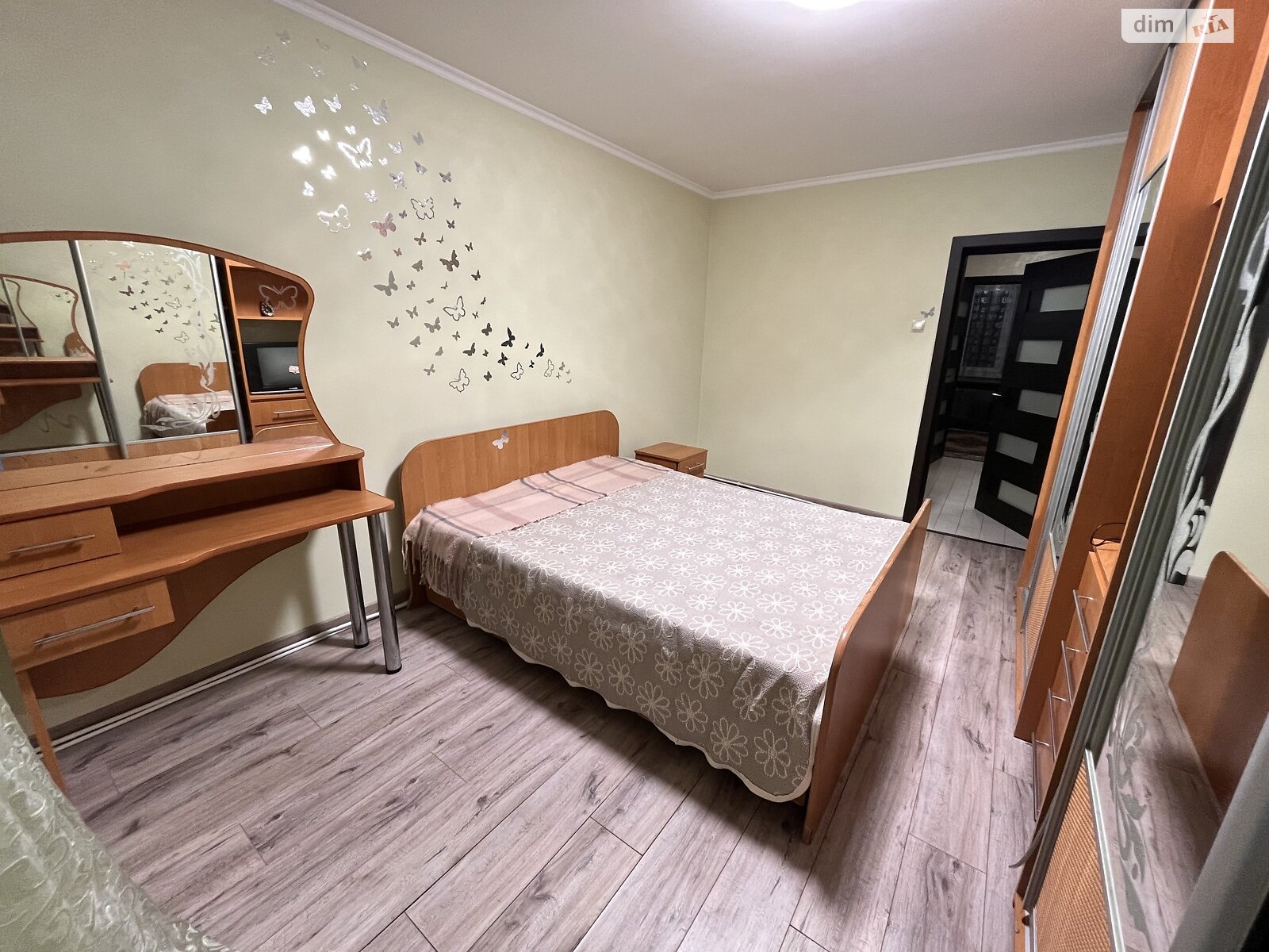 трикімнатна квартира в Ужгороді, район Новий, на вул. Легоцького в довготривалу оренду помісячно фото 1 трикімнатна квартира в Ужгороді, район Новий, на вул. Легоцького в довготривалу оренду помісячно фото 1