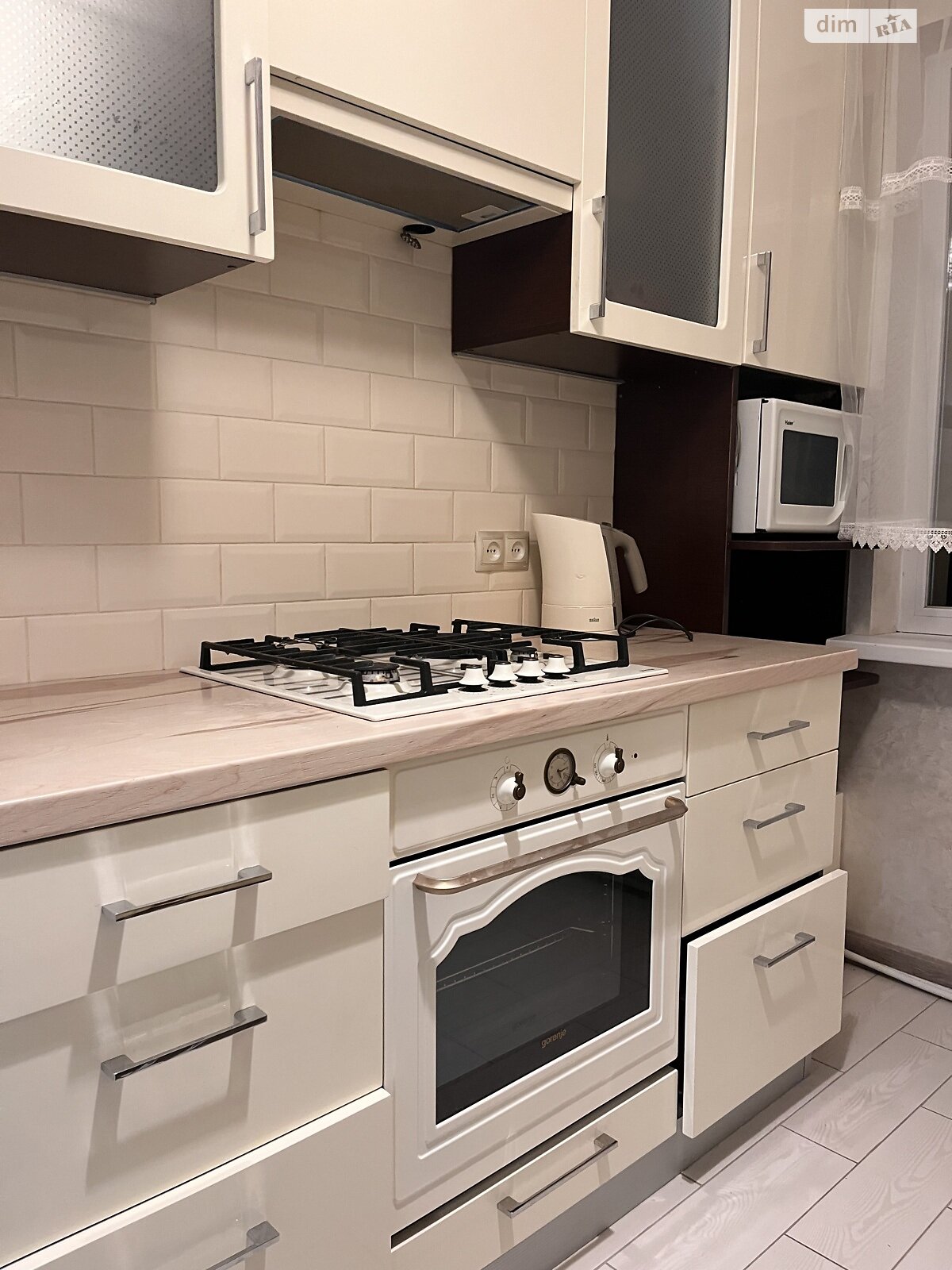 трикімнатна квартира в Ужгороді, район Новий, на вул. Легоцького в довготривалу оренду помісячно фото 1 трикімнатна квартира в Ужгороді, район Новий, на вул. Легоцького в довготривалу оренду помісячно фото 1