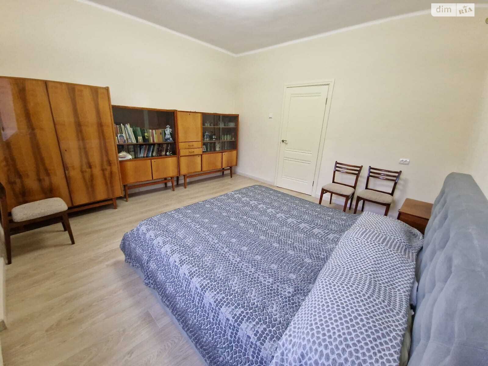 трехкомнатная квартира в Ужгороде, район Новый, на просп. Свободы 18 в аренду на долгий срок помесячно фото 1 трехкомнатная квартира в Ужгороде, район Новый, на просп. Свободы 18 в аренду на долгий срок помесячно фото 1