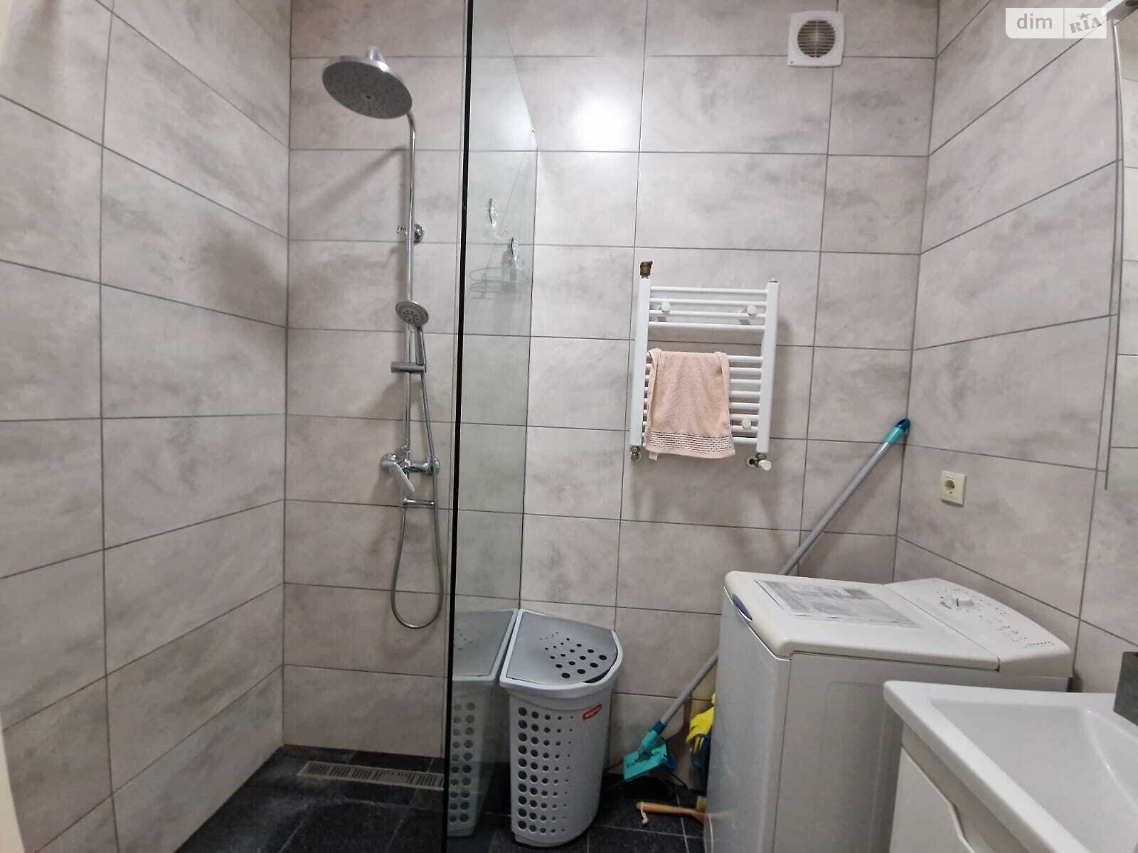 трехкомнатная квартира в Ужгороде, район Новый, на просп. Свободы 18 в аренду на долгий срок помесячно фото 1 трехкомнатная квартира в Ужгороде, район Новый, на просп. Свободы 18 в аренду на долгий срок помесячно фото 1