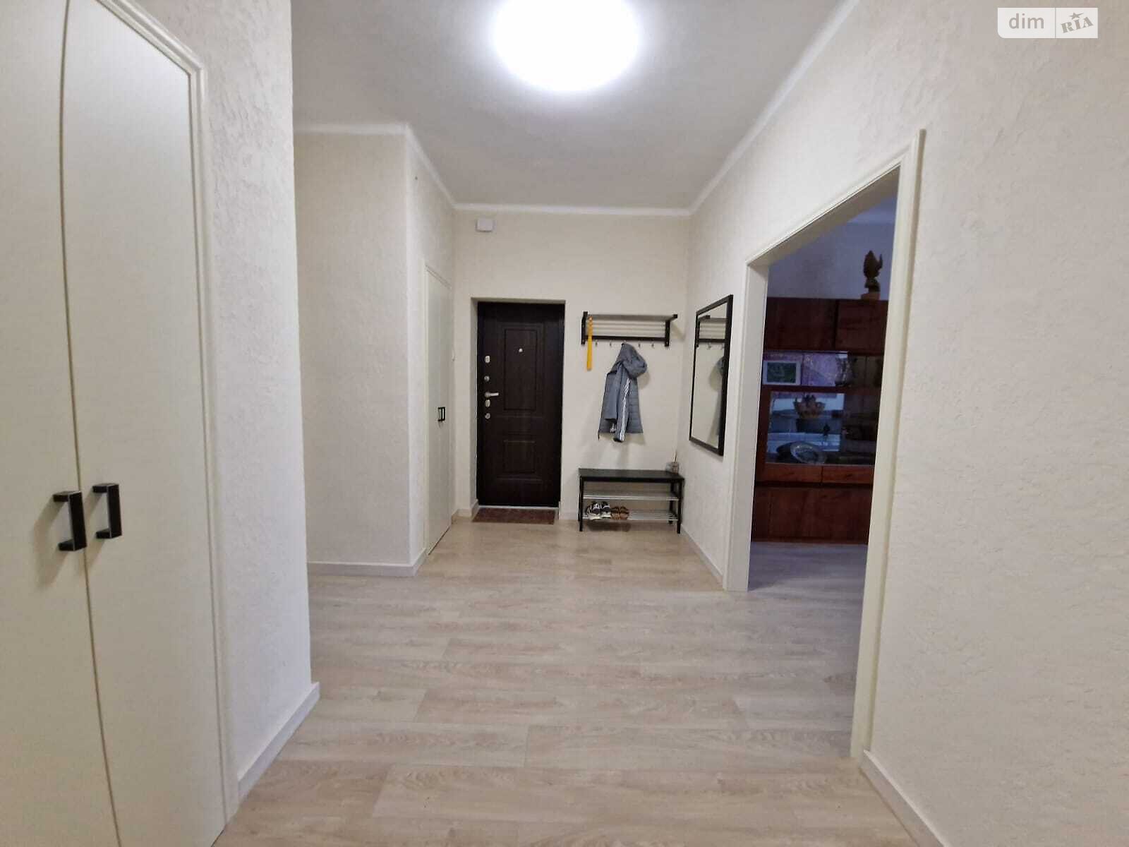 трехкомнатная квартира в Ужгороде, район Новый, на просп. Свободы 18 в аренду на долгий срок помесячно фото 1 трехкомнатная квартира в Ужгороде, район Новый, на просп. Свободы 18 в аренду на долгий срок помесячно фото 1