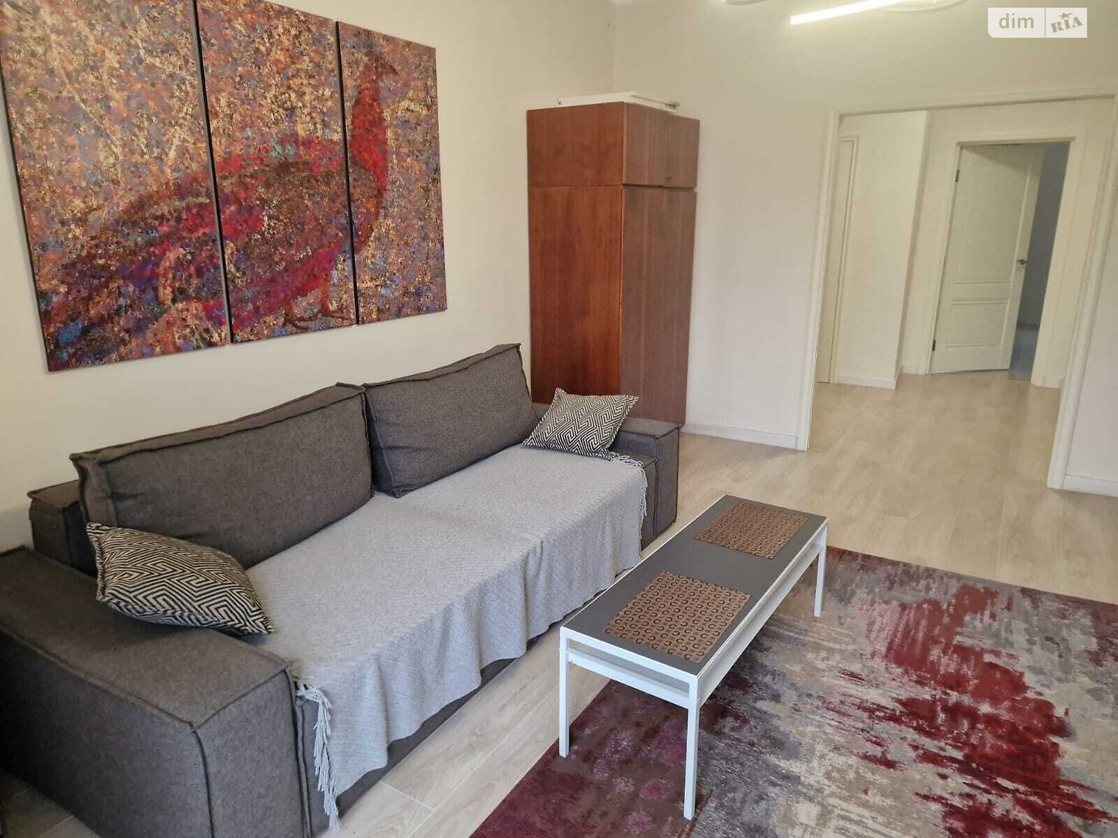 трехкомнатная квартира в Ужгороде, район Новый, на просп. Свободы 18 в аренду на долгий срок помесячно фото 1 трехкомнатная квартира в Ужгороде, район Новый, на просп. Свободы 18 в аренду на долгий срок помесячно фото 1