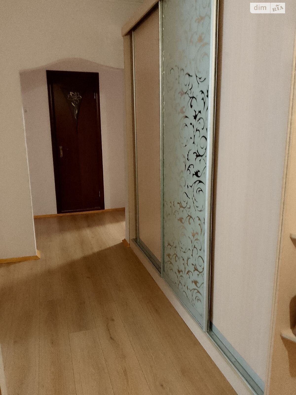 трикімнатна квартира в Ужгороді, район Новий, на вул. Тлехаса в довготривалу оренду помісячно фото 1 трикімнатна квартира в Ужгороді, район Новий, на вул. Тлехаса в довготривалу оренду помісячно фото 1