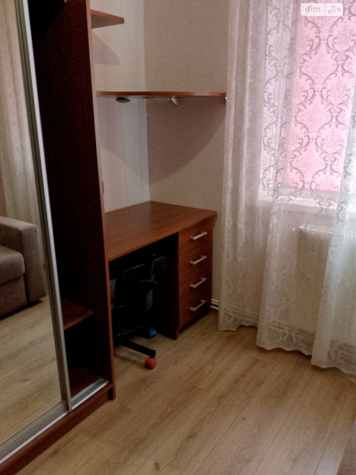 трикімнатна квартира в Ужгороді, район Новий, на вул. Тлехаса в довготривалу оренду помісячно фото 1 трикімнатна квартира в Ужгороді, район Новий, на вул. Тлехаса в довготривалу оренду помісячно фото 1