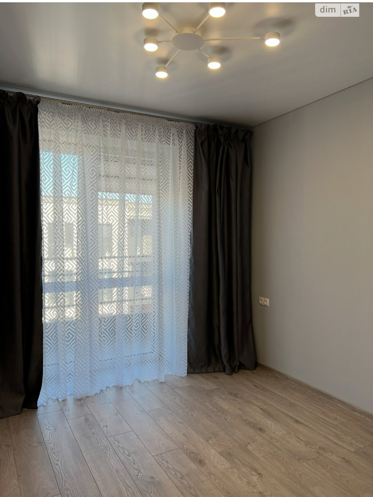 однокомнатная квартира с мебелью в Ужгороде, район Новый, на ул. Тлехаса в аренду на долгий срок помесячно фото 1 однокомнатная квартира с мебелью в Ужгороде, район Новый, на ул. Тлехаса в аренду на долгий срок помесячно фото 1