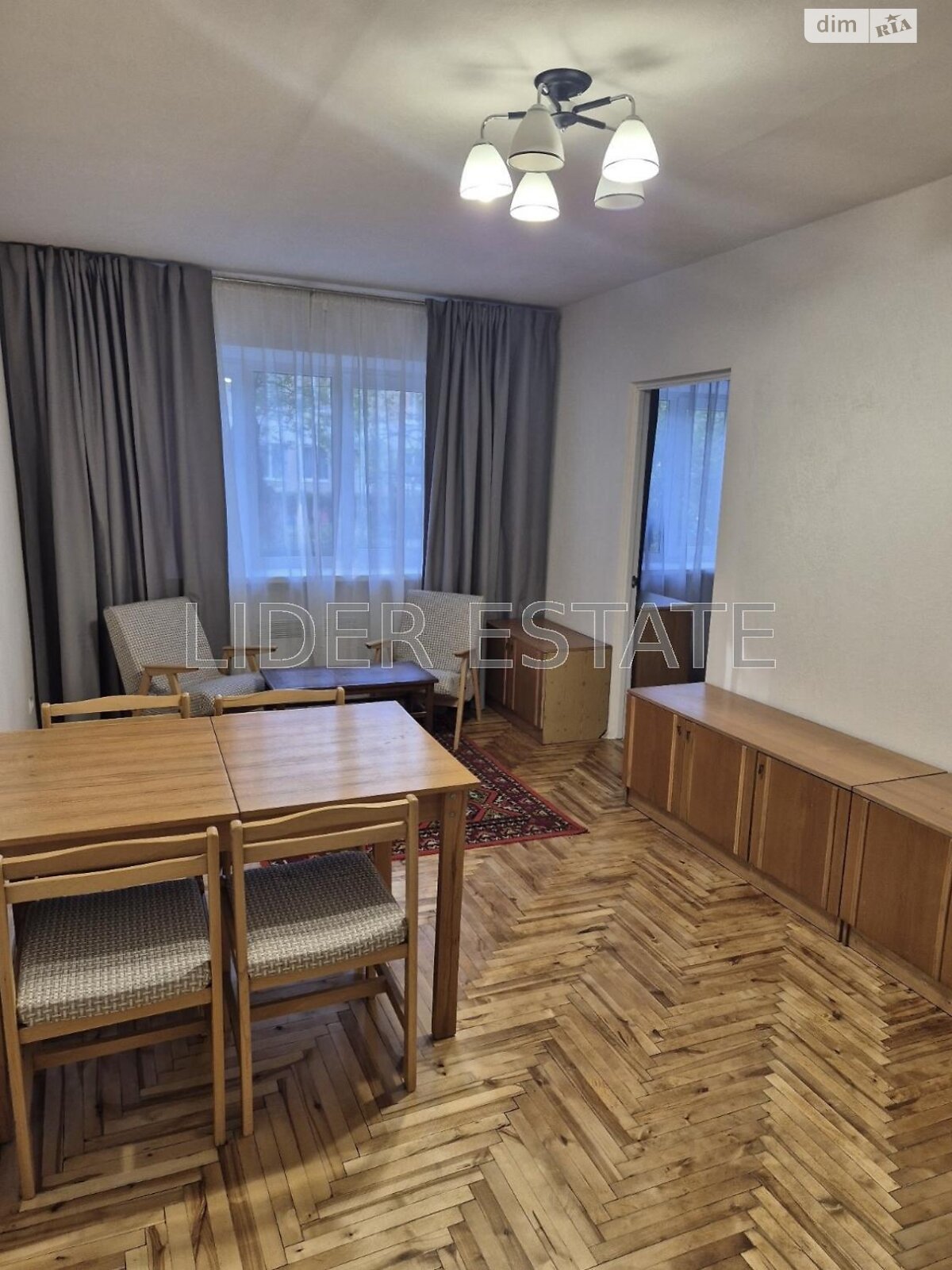 трехкомнатная квартира в Ужгороде, на ул. Одесская в аренду на долгий срок помесячно фото 1 трехкомнатная квартира в Ужгороде, на ул. Одесская в аренду на долгий срок помесячно фото 1