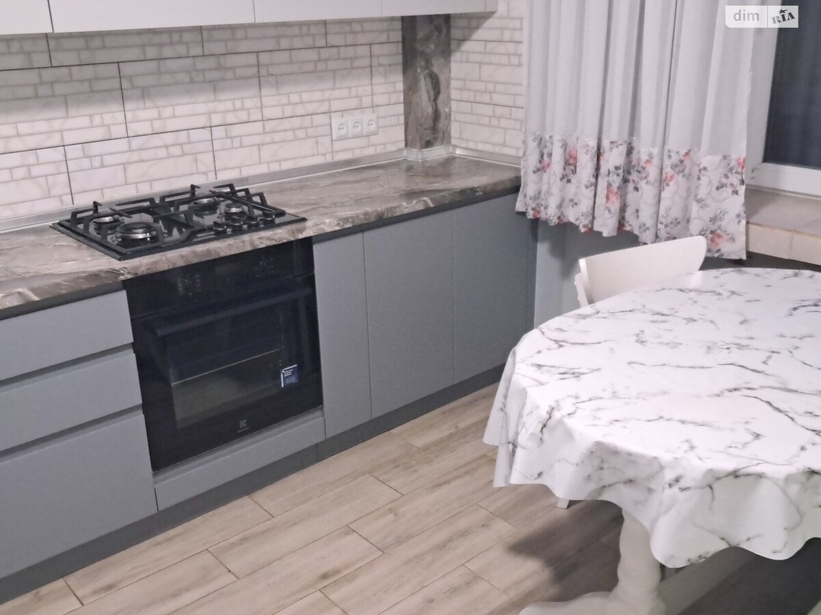 однокімнатна квартира з ремонтом в Ужгороді, район Промисловий, на вул. Лобачевського 43 в довготривалу оренду помісячно фото 1