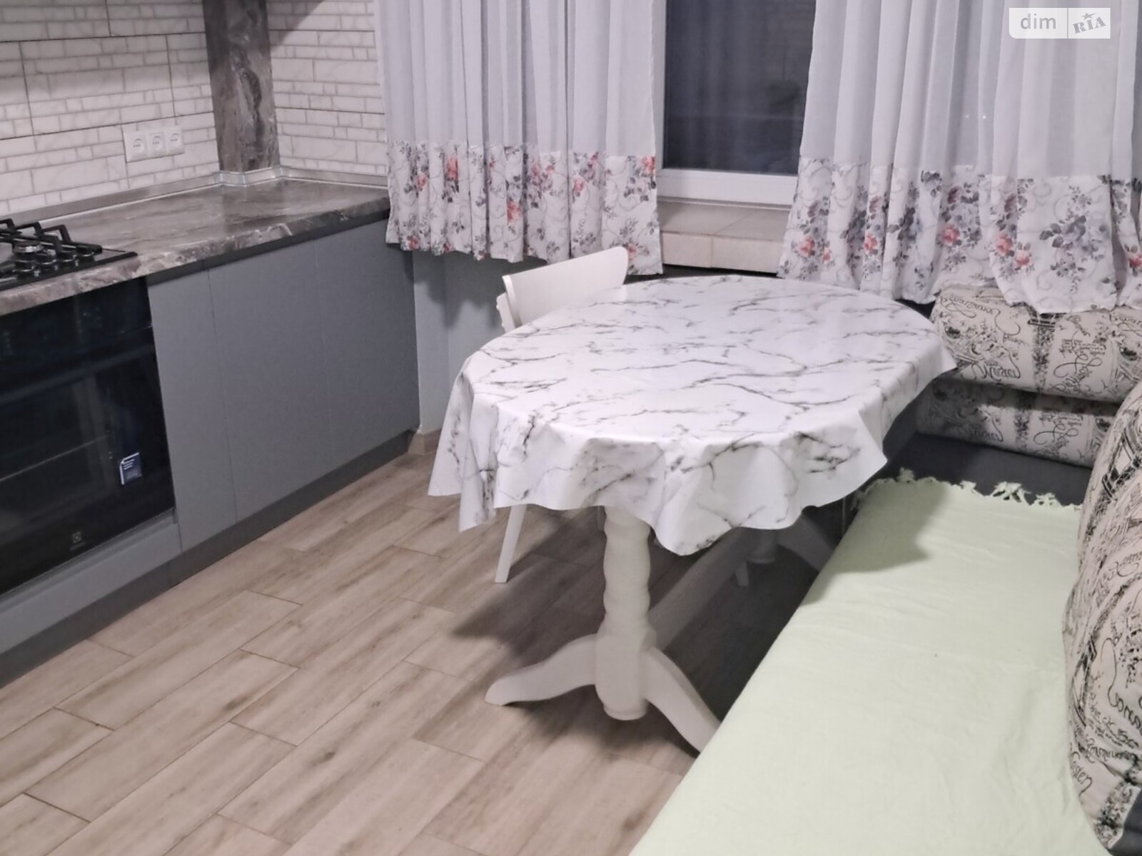 однокімнатна квартира з ремонтом в Ужгороді, район Промисловий, на вул. Лобачевського 43 в довготривалу оренду помісячно фото 1