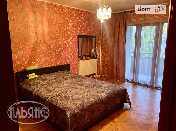 трехкомнатная квартира с мебелью в Ужгороде, район Шахта, на ул. Федора Потушняка 111 в аренду на долгий срок помесячно фото 1