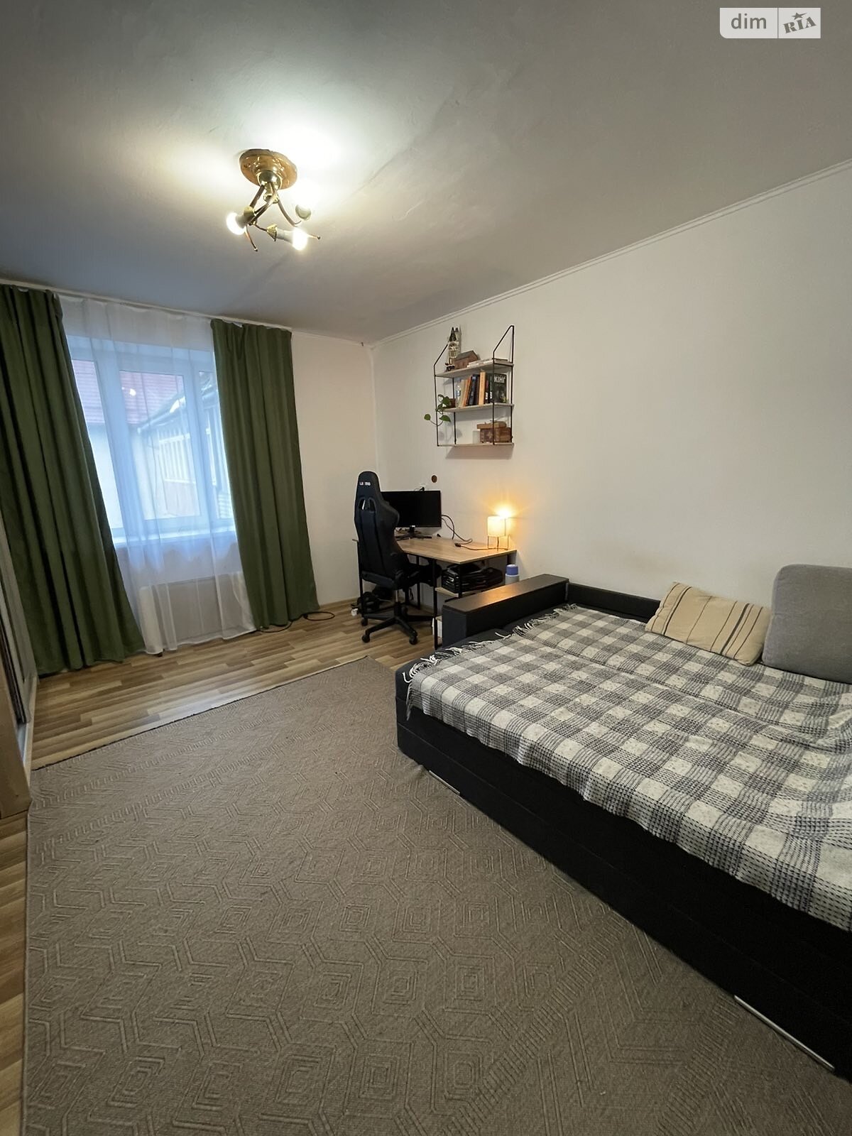 однокомнатная квартира в Ужгороде, район Шахта, на ул. Гуцы Венелина 10 в аренду на долгий срок помесячно фото 1 однокомнатная квартира в Ужгороде, район Шахта, на ул. Гуцы Венелина 10 в аренду на долгий срок помесячно фото 1