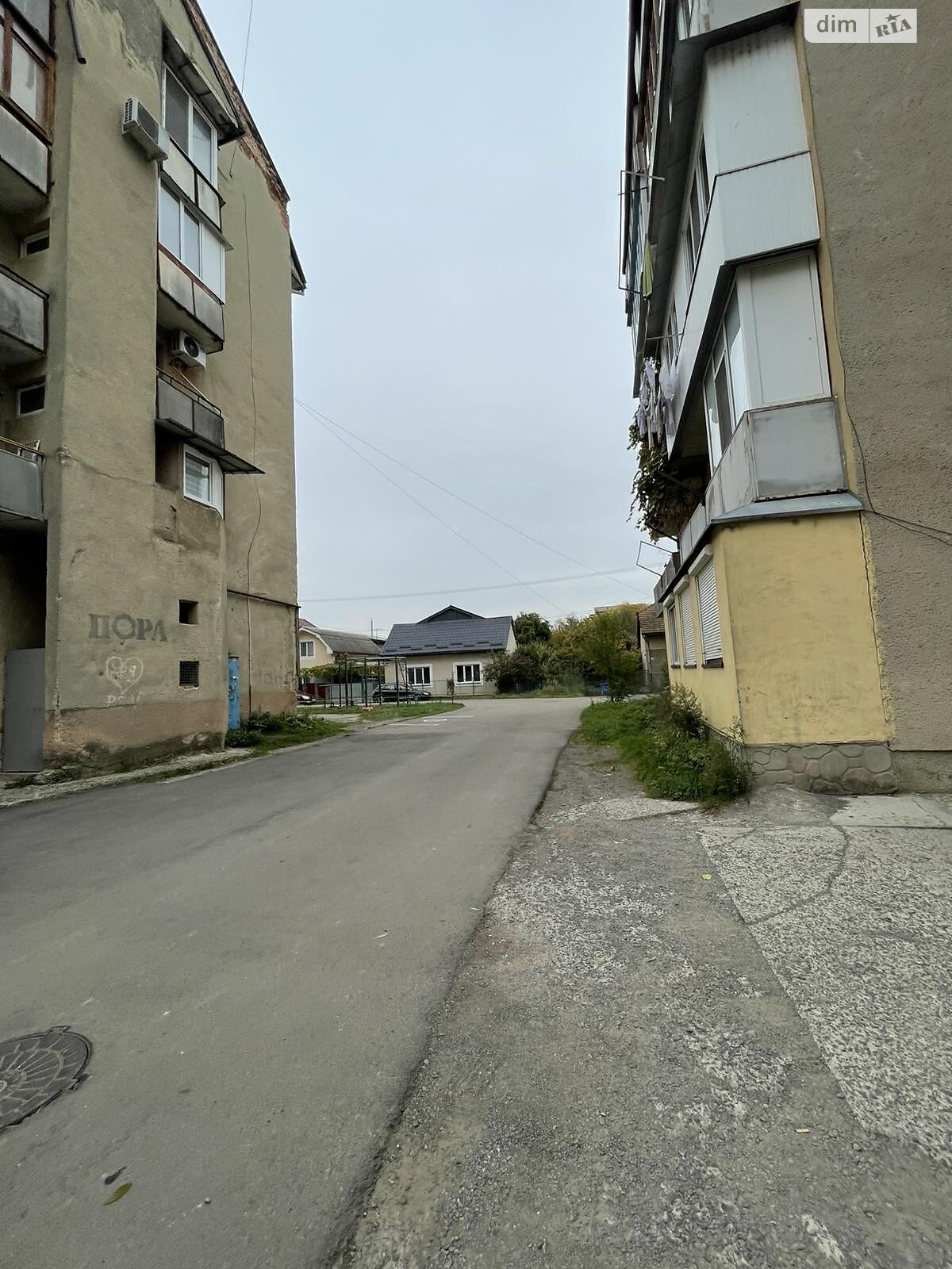 однокомнатная квартира в Ужгороде, район Шахта, на ул. Гуцы Венелина 10 в аренду на долгий срок помесячно фото 1 однокомнатная квартира в Ужгороде, район Шахта, на ул. Гуцы Венелина 10 в аренду на долгий срок помесячно фото 1