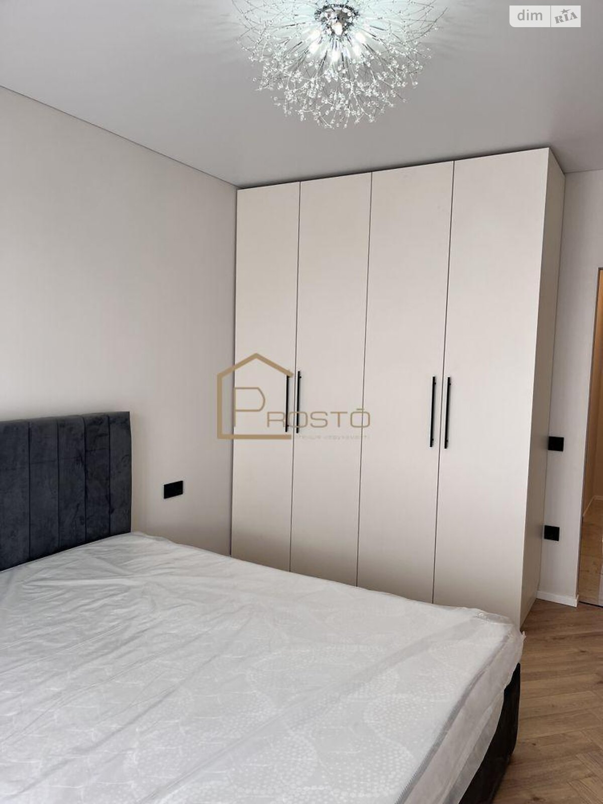 однокомнатная квартира в Ужгороде, район Шахта, на ул. Ивана Фогарашия в аренду на долгий срок помесячно фото 1