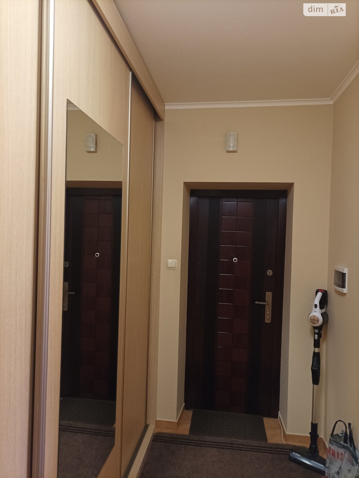 двухкомнатная квартира в Ужгороде, на пер. Шевченко в аренду на долгий срок помесячно фото 1 двухкомнатная квартира в Ужгороде, на пер. Шевченко в аренду на долгий срок помесячно фото 1