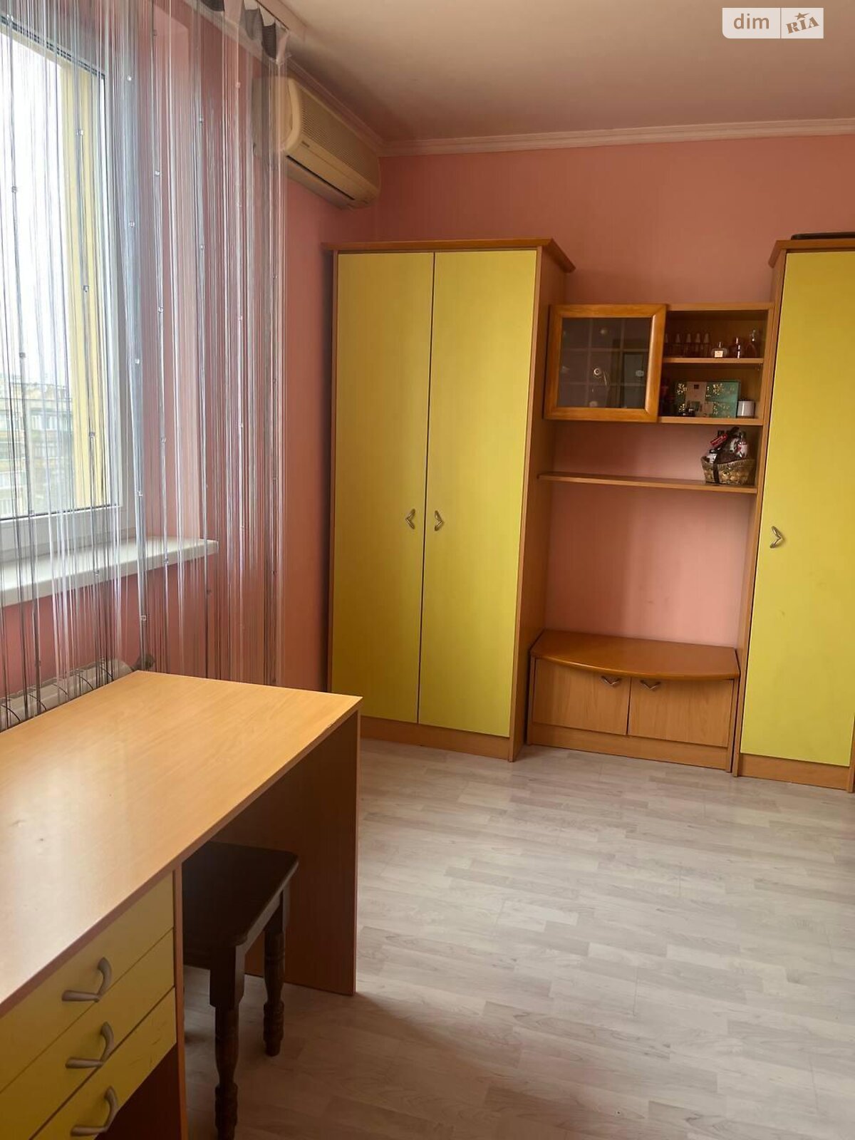 трикімнатна квартира в Ужгороді, район Станційний, на вул. Минайська 29 в довготривалу оренду помісячно фото 1 трикімнатна квартира в Ужгороді, район Станційний, на вул. Минайська 29 в довготривалу оренду помісячно фото 1