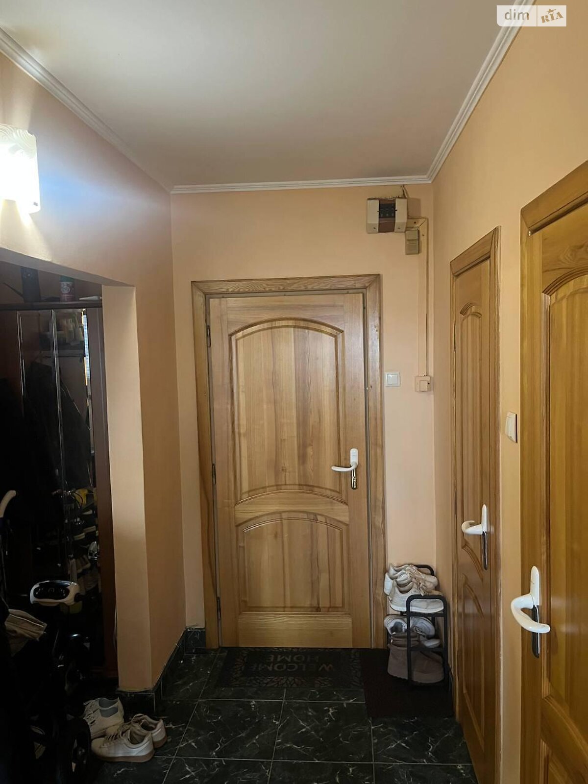трикімнатна квартира в Ужгороді, район Станційний, на вул. Минайська 29 в довготривалу оренду помісячно фото 1 трикімнатна квартира в Ужгороді, район Станційний, на вул. Минайська 29 в довготривалу оренду помісячно фото 1
