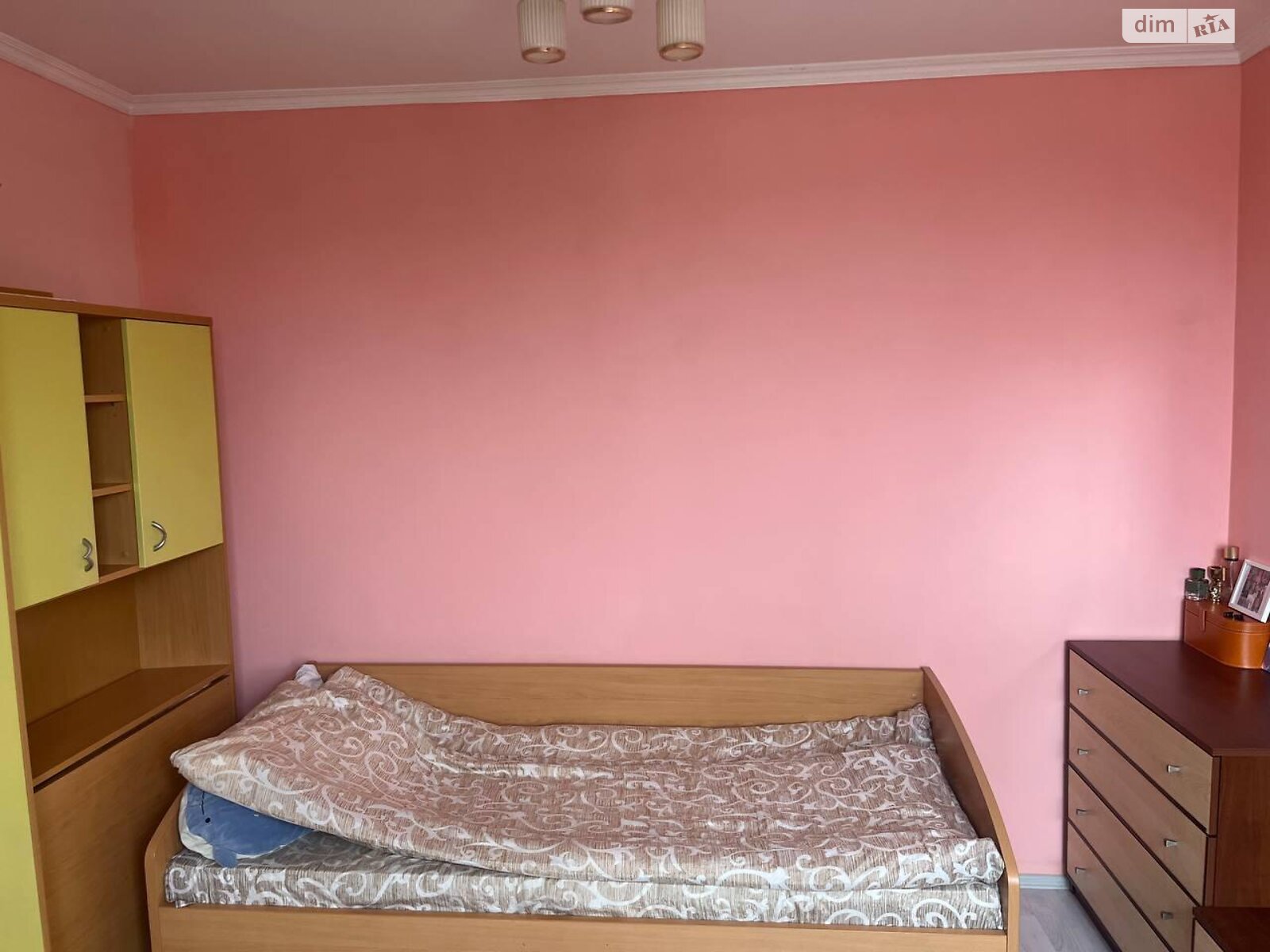 трикімнатна квартира в Ужгороді, район Станційний, на вул. Минайська 29 в довготривалу оренду помісячно фото 1 трикімнатна квартира в Ужгороді, район Станційний, на вул. Минайська 29 в довготривалу оренду помісячно фото 1