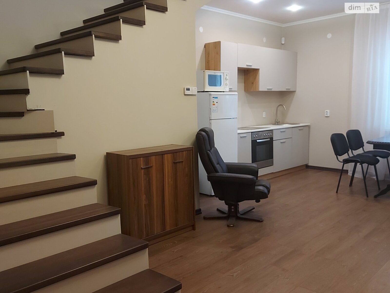 двокімнатна квартира з меблями в Ужгороді, район Центр, на вул. Фединця 7 в довготривалу оренду помісячно фото 1