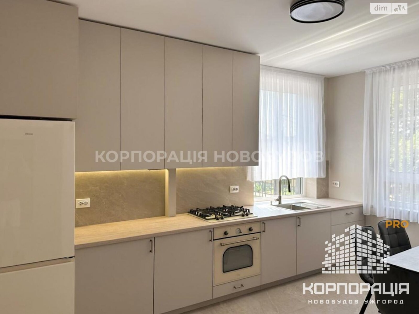 двухкомнатная квартира в Ужгороде, район Центр, на ул. Иштвана Сечени в аренду на долгий срок помесячно фото 1 двухкомнатная квартира в Ужгороде, район Центр, на ул. Иштвана Сечени в аренду на долгий срок помесячно фото 1