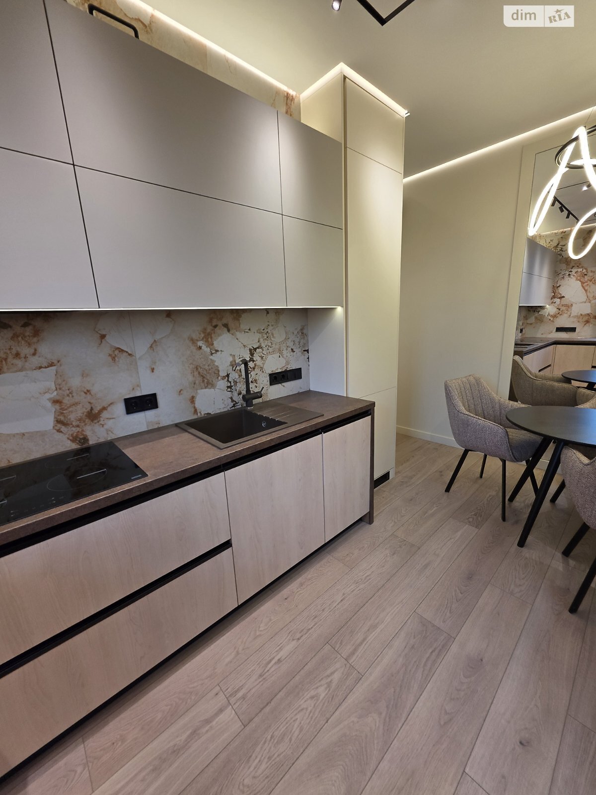 двокімнатна квартира в Ужгороді, район Центр, на вул. Іштвана Сечені 29А в довготривалу оренду помісячно фото 1