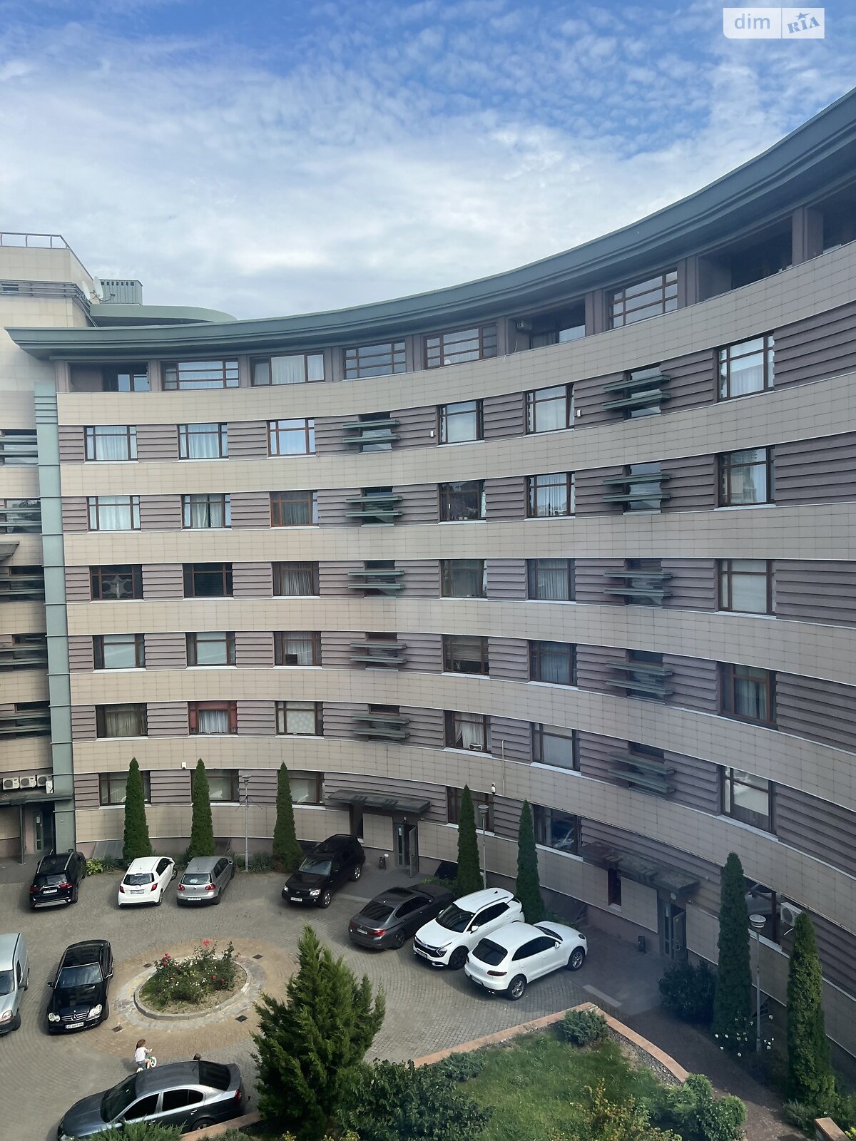 двухкомнатная квартира в Ужгороде, район Центр, на пл. Жупанатская 1 в аренду на долгий срок помесячно фото 1