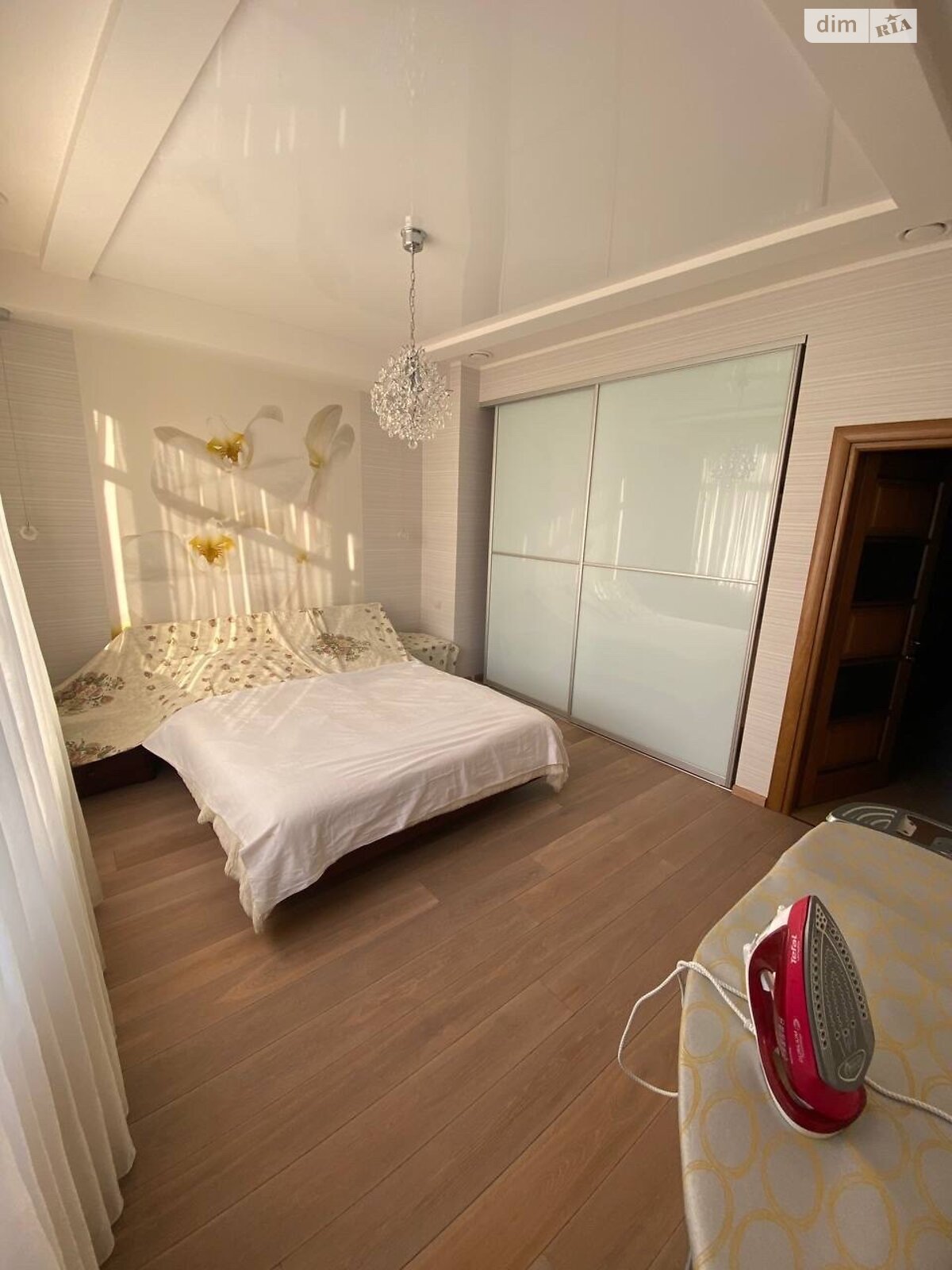 двухкомнатная квартира в Ужгороде, район Центр, на пл. Жупанатская 1 в аренду на долгий срок помесячно фото 1