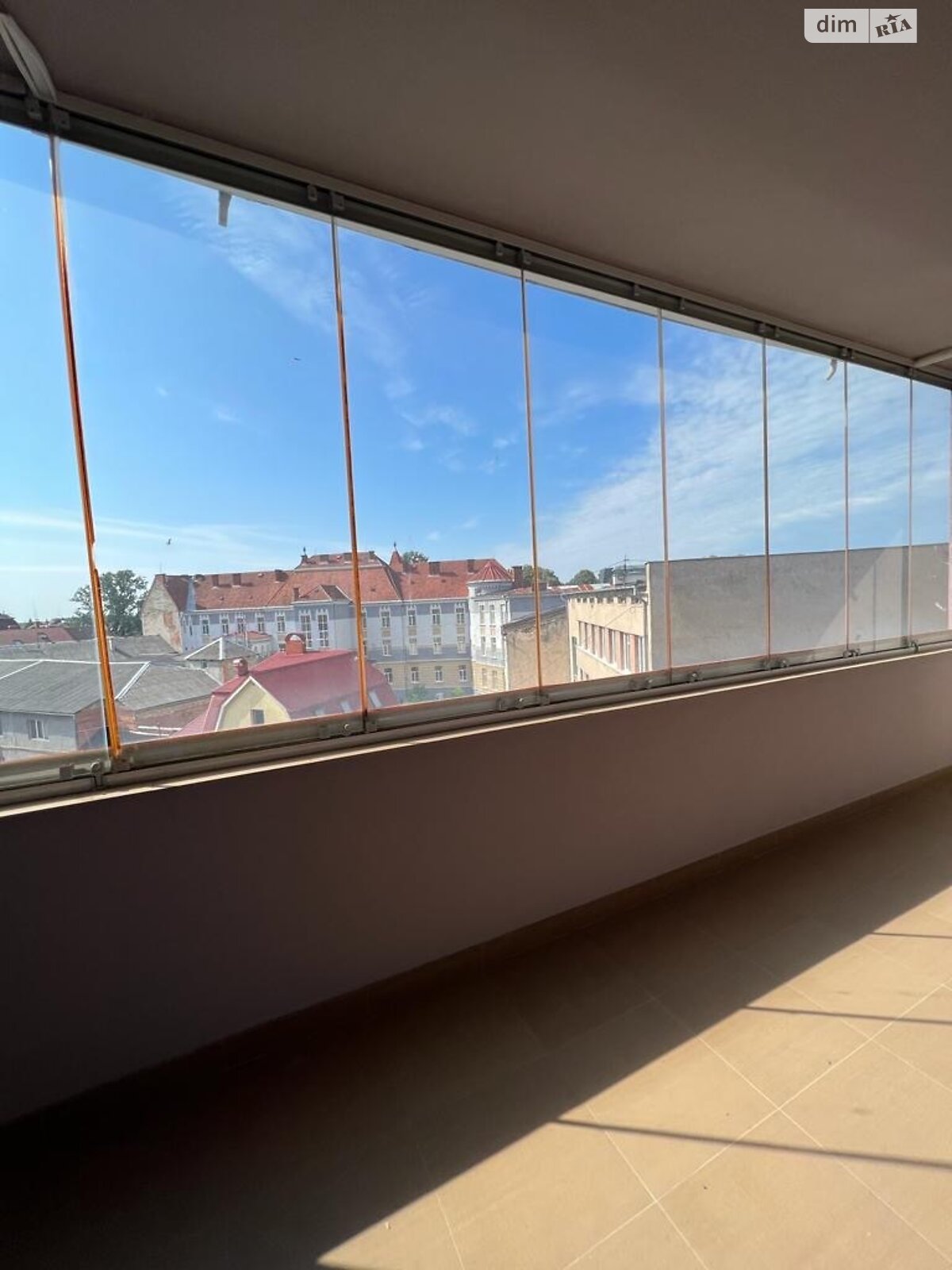 двухкомнатная квартира в Ужгороде, район Центр, на пл. Жупанатская 1 в аренду на долгий срок помесячно фото 1