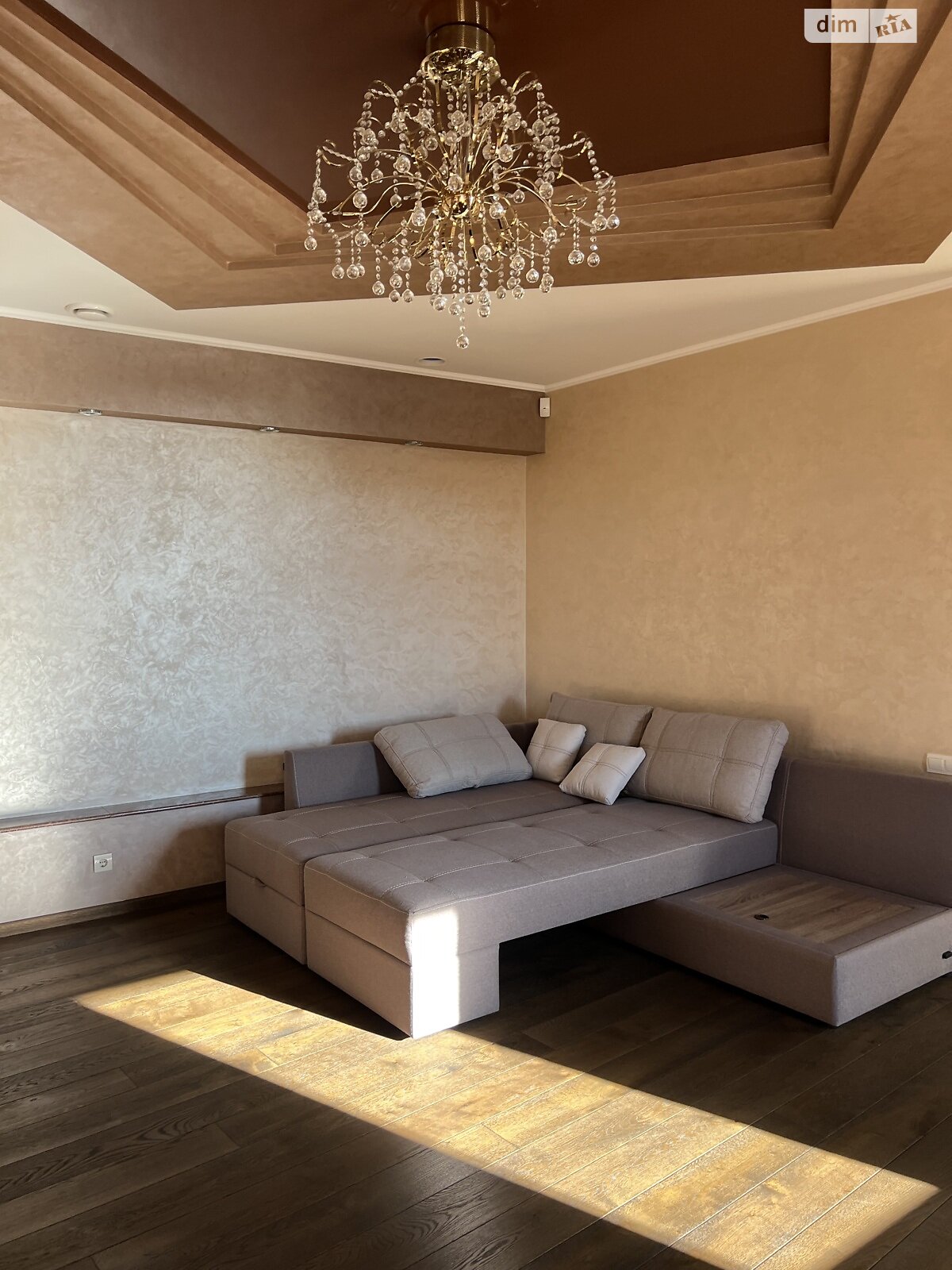 двухкомнатная квартира в Ужгороде, район Центр, на пл. Жупанатская 1 в аренду на долгий срок помесячно фото 1