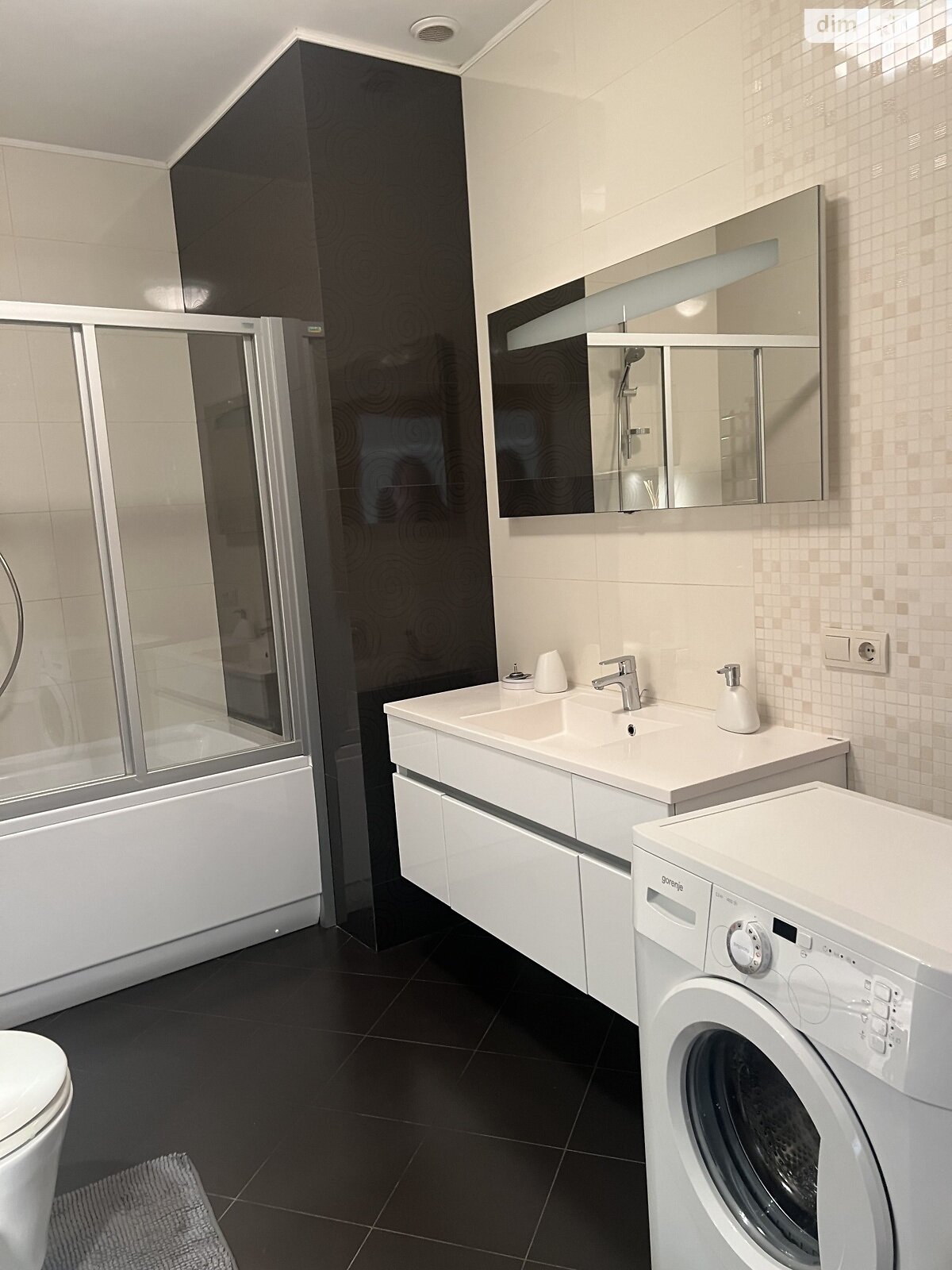 двухкомнатная квартира в Ужгороде, район Центр, на пл. Жупанатская 1 в аренду на долгий срок помесячно фото 1