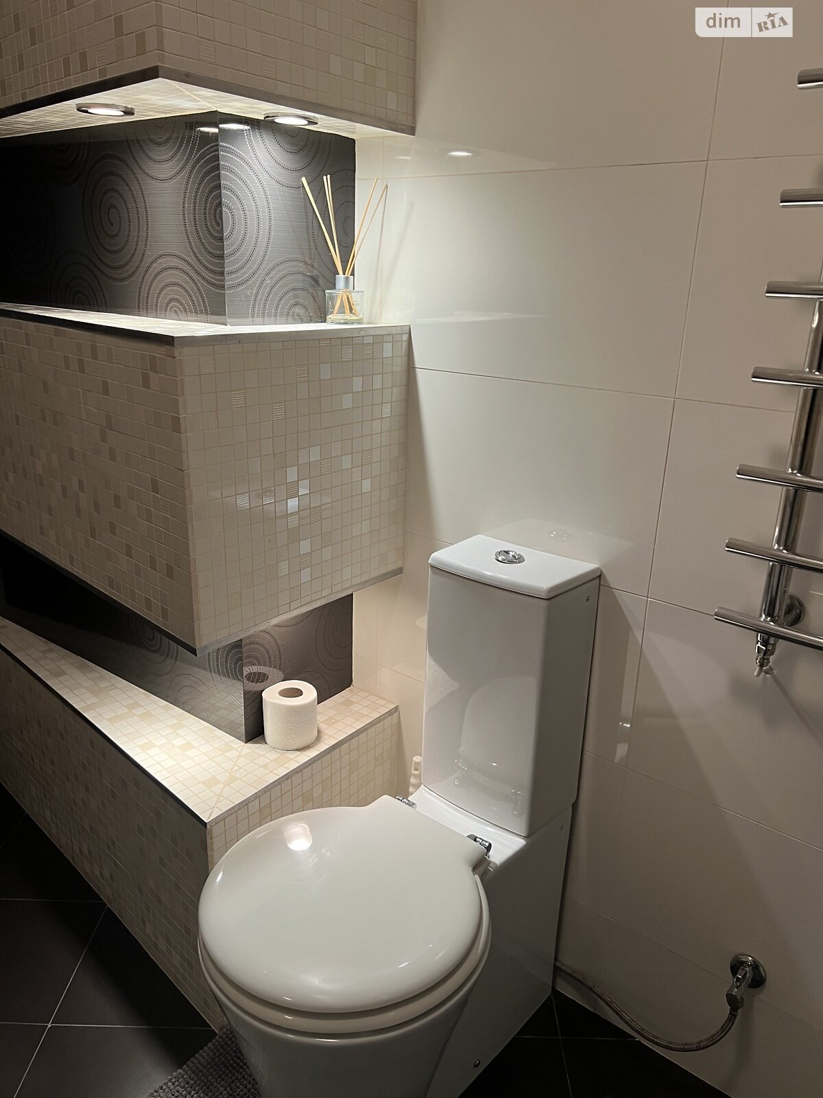 двухкомнатная квартира в Ужгороде, район Центр, на пл. Жупанатская 1 в аренду на долгий срок помесячно фото 1