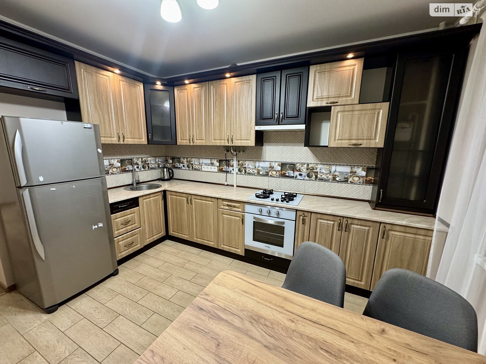 двухкомнатная квартира в Ужгороде, район Центр, на ул. Кармелюка 12А в аренду на долгий срок помесячно фото 1 двухкомнатная квартира в Ужгороде, район Центр, на ул. Кармелюка 12А в аренду на долгий срок помесячно фото 1