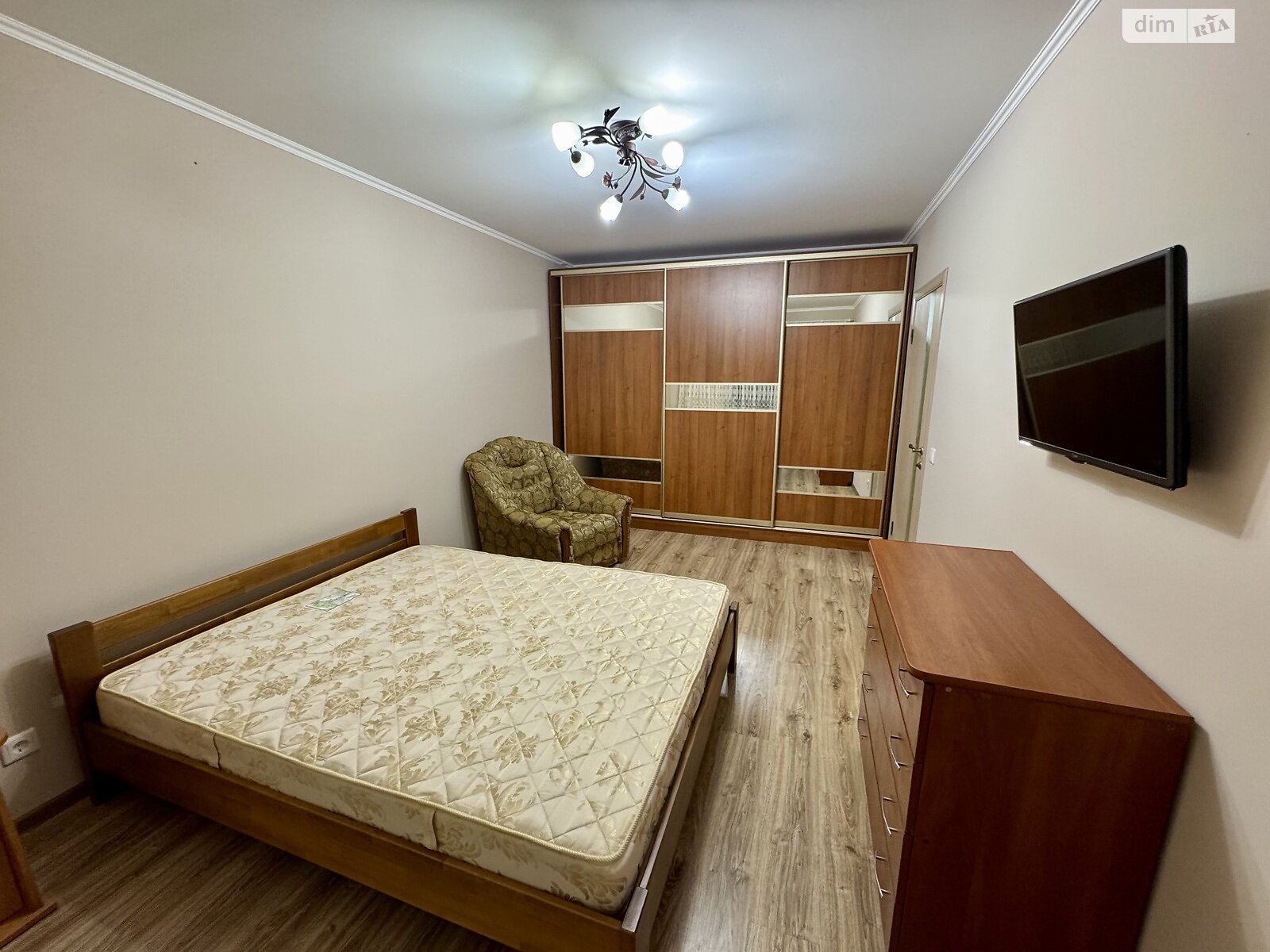 двухкомнатная квартира в Ужгороде, район Центр, на ул. Кармелюка 12А в аренду на долгий срок помесячно фото 1 двухкомнатная квартира в Ужгороде, район Центр, на ул. Кармелюка 12А в аренду на долгий срок помесячно фото 1