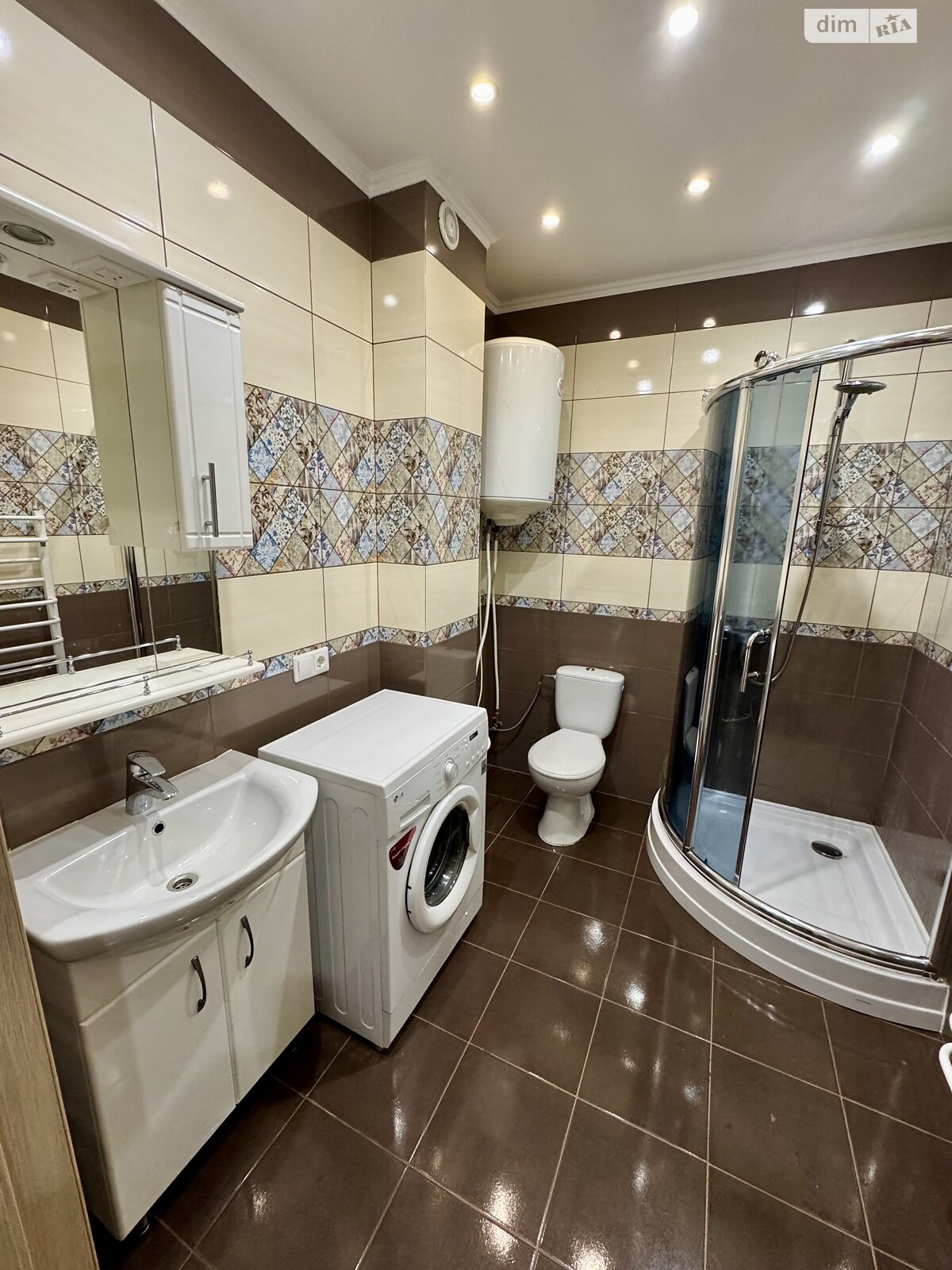 двухкомнатная квартира в Ужгороде, район Центр, на ул. Кармелюка 12А в аренду на долгий срок помесячно фото 1 двухкомнатная квартира в Ужгороде, район Центр, на ул. Кармелюка 12А в аренду на долгий срок помесячно фото 1