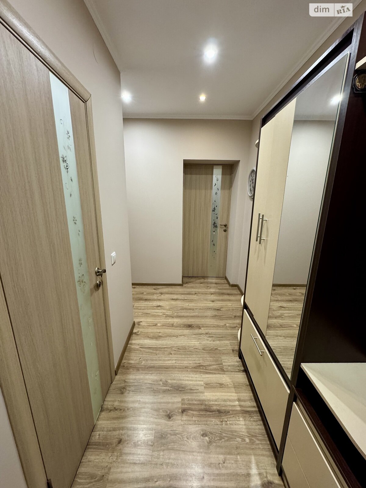 двухкомнатная квартира в Ужгороде, район Центр, на ул. Кармелюка 12А в аренду на долгий срок помесячно фото 1 двухкомнатная квартира в Ужгороде, район Центр, на ул. Кармелюка 12А в аренду на долгий срок помесячно фото 1