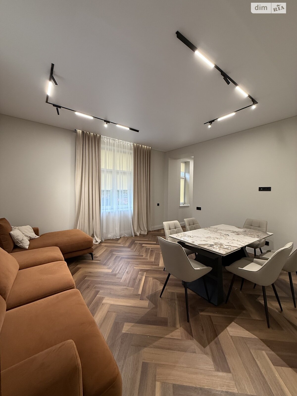 двокімнатна квартира в Ужгороді, район Центр, на вул. Ракоці Ференца 10А в довготривалу оренду помісячно фото 1