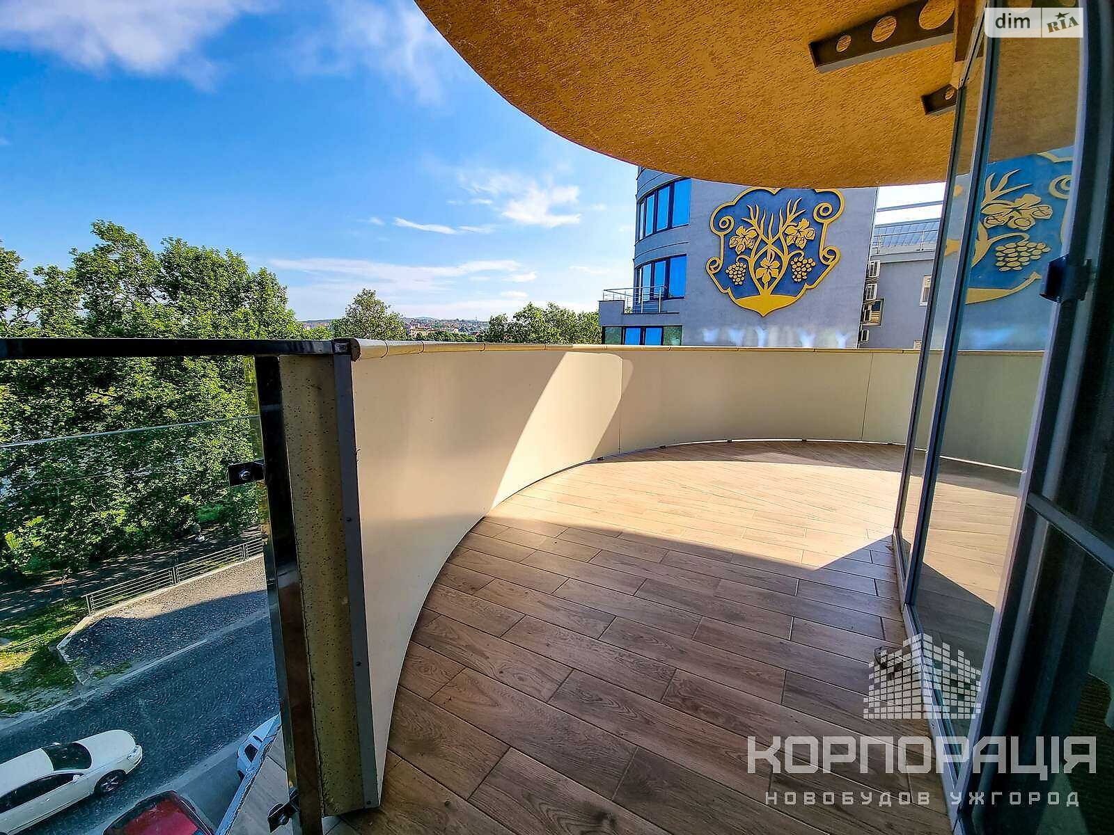 трехкомнатная квартира с мебелью в Ужгороде, район Центр, на наб. Славянская 1 в аренду на долгий срок помесячно фото 1 трехкомнатная квартира с мебелью в Ужгороде, район Центр, на наб. Славянская 1 в аренду на долгий срок помесячно фото 1