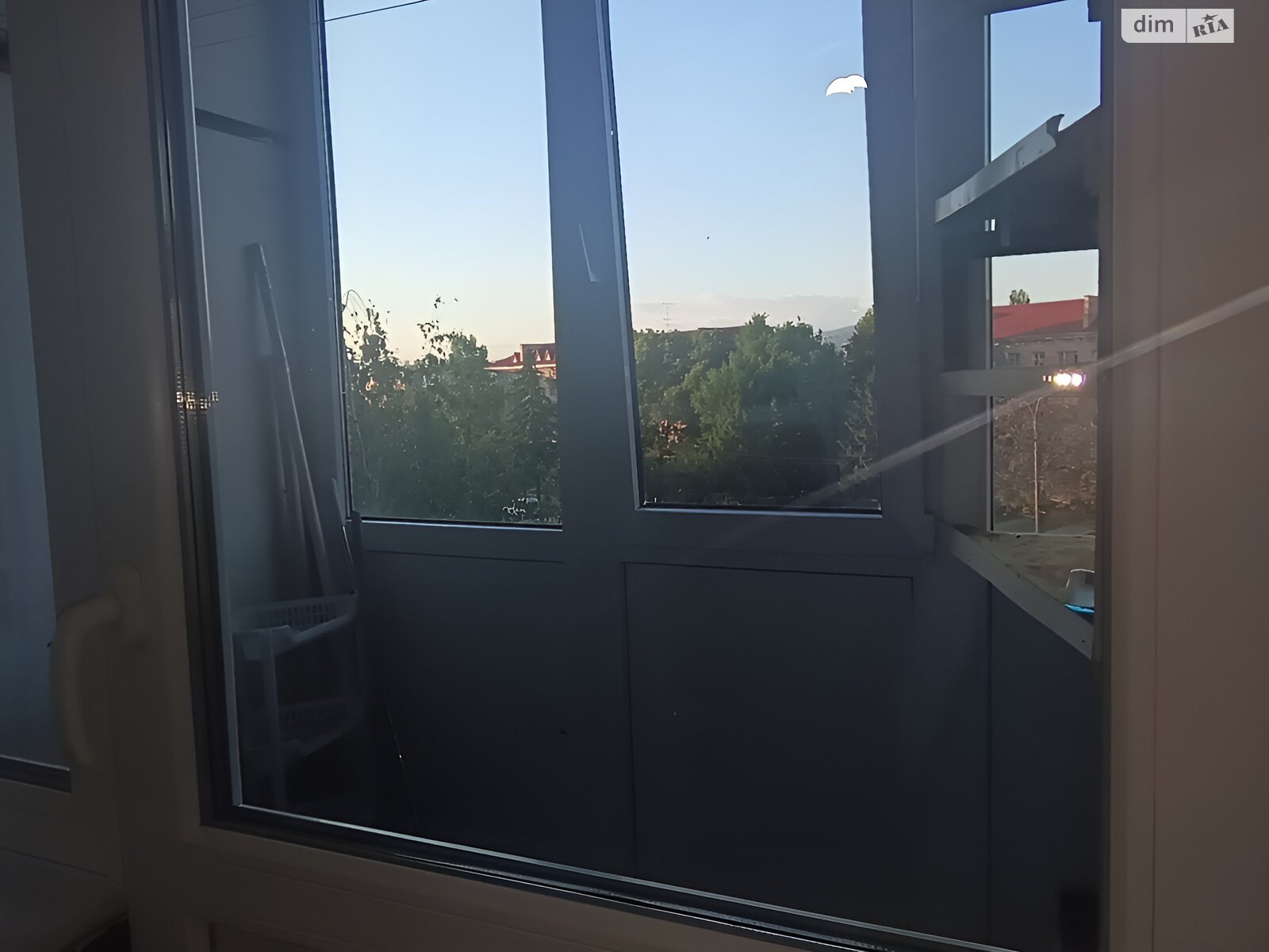 трехкомнатная квартира в Ужгороде, район Центр, на просп. Свободы 46 в аренду на долгий срок помесячно фото 1 трехкомнатная квартира в Ужгороде, район Центр, на просп. Свободы 46 в аренду на долгий срок помесячно фото 1
