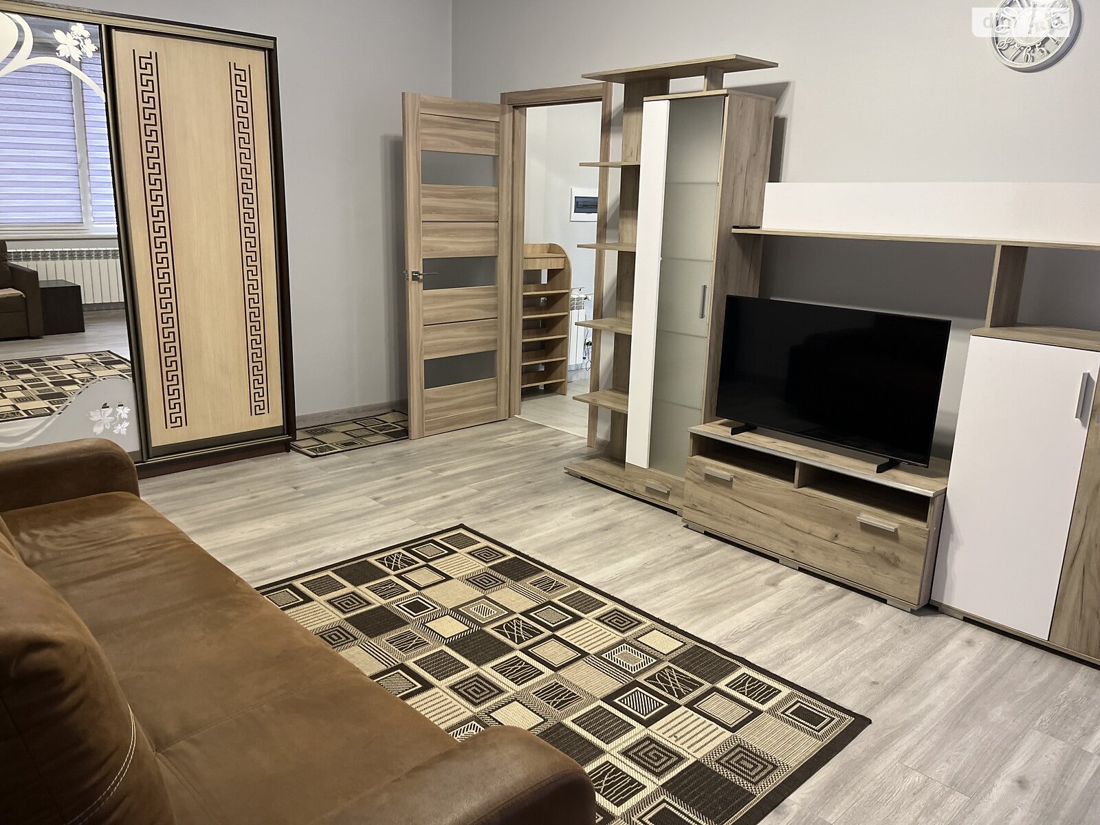 однокомнатная квартира с мебелью в Ужгороде, район Вербнык, на ул. Русская 23 в аренду на долгий срок помесячно фото 1 однокомнатная квартира с мебелью в Ужгороде, район Вербнык, на ул. Русская 23 в аренду на долгий срок помесячно фото 1