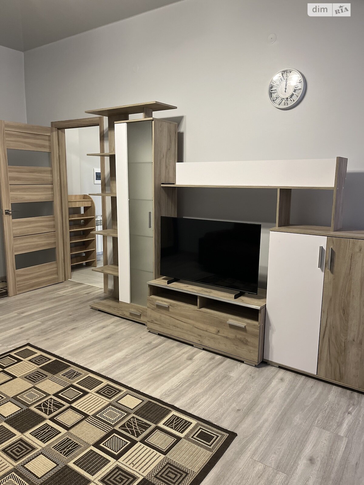 однокомнатная квартира с мебелью в Ужгороде, район Вербнык, на ул. Русская 23 в аренду на долгий срок помесячно фото 1 однокомнатная квартира с мебелью в Ужгороде, район Вербнык, на ул. Русская 23 в аренду на долгий срок помесячно фото 1