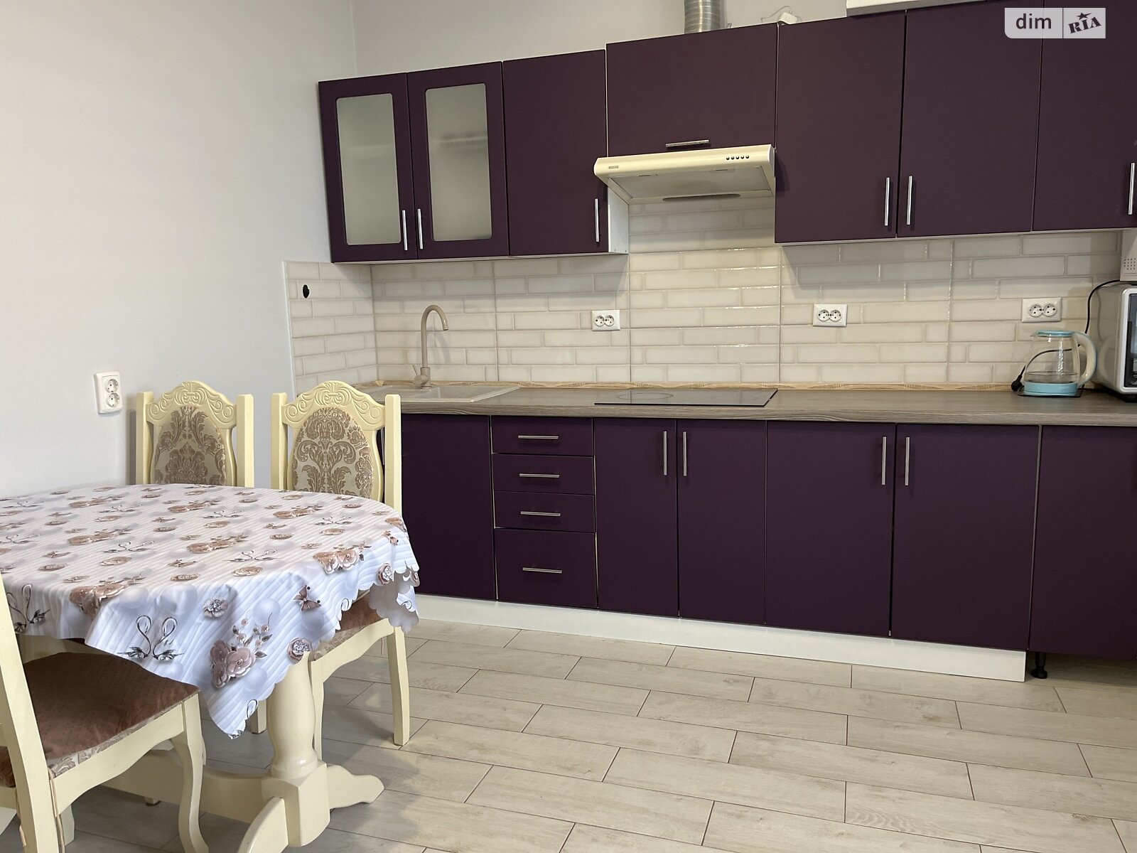 однокомнатная квартира с мебелью в Ужгороде, район Вербнык, на ул. Русская 23 в аренду на долгий срок помесячно фото 1 однокомнатная квартира с мебелью в Ужгороде, район Вербнык, на ул. Русская 23 в аренду на долгий срок помесячно фото 1