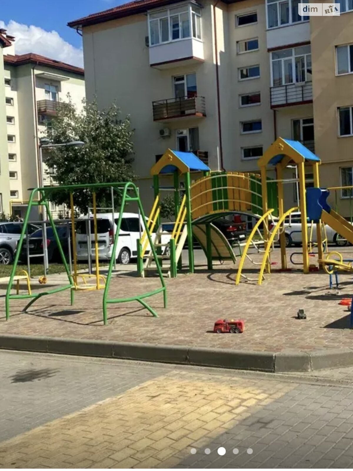 трикімнатна квартира в Ужгороді, на вул. Вишнева 28 в довготривалу оренду помісячно фото 1 трикімнатна квартира в Ужгороді, на вул. Вишнева 28 в довготривалу оренду помісячно фото 1