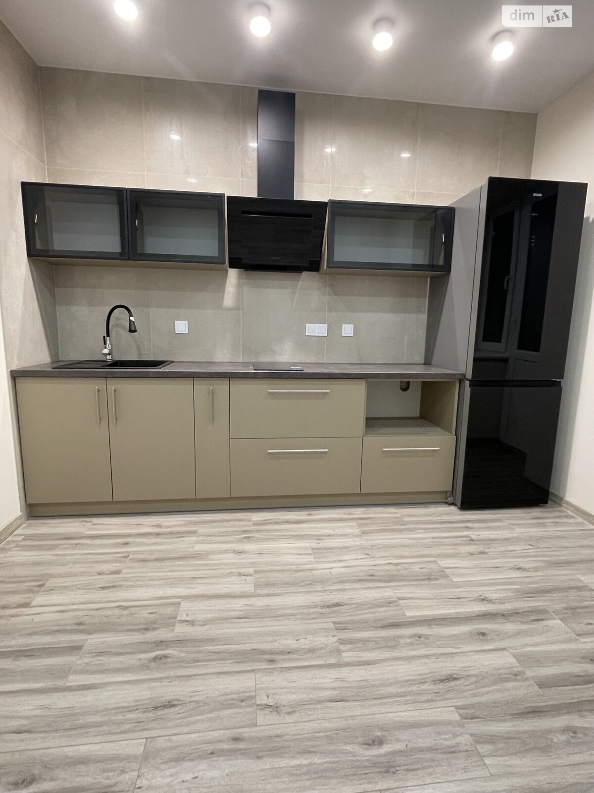 однокімнатна квартира в Вінниці, район Академічний, на вул. Олександрівська 3 в довготривалу оренду помісячно фото 1 однокімнатна квартира в Вінниці, район Академічний, на вул. Олександрівська 3 в довготривалу оренду помісячно фото 1