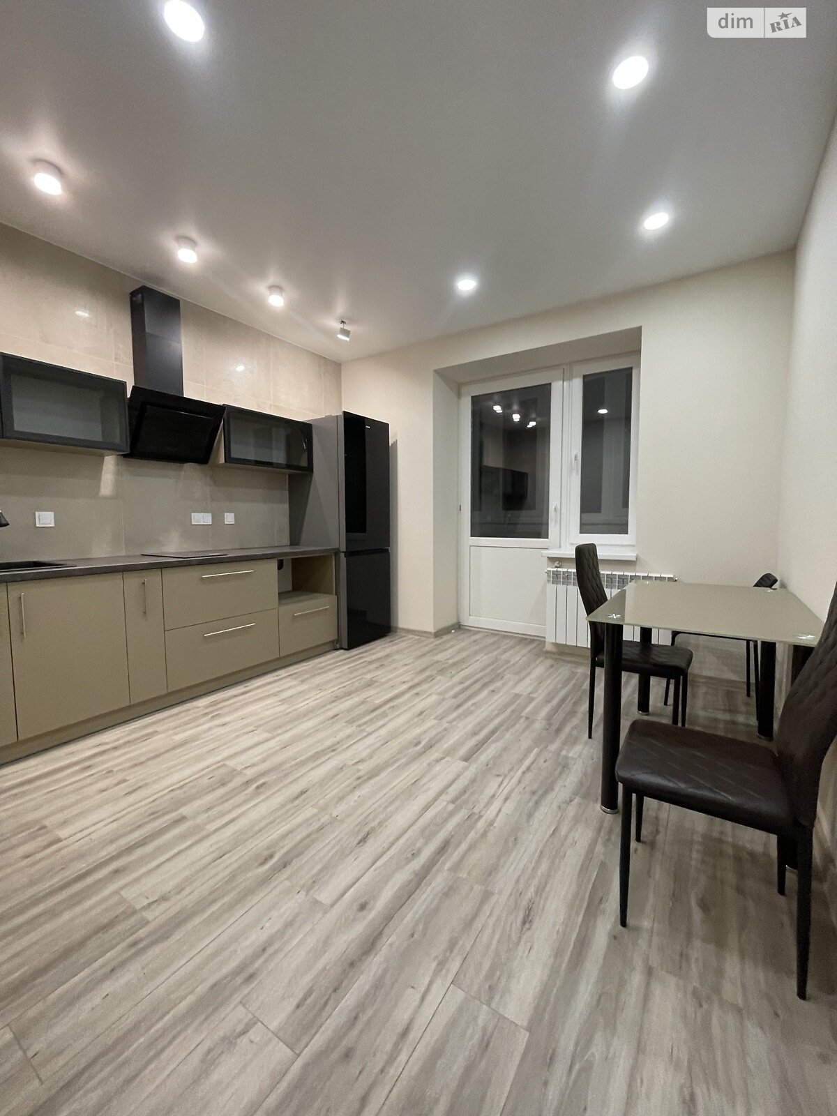 однокімнатна квартира в Вінниці, район Академічний, на вул. Олександрівська 3 в довготривалу оренду помісячно фото 1 однокімнатна квартира в Вінниці, район Академічний, на вул. Олександрівська 3 в довготривалу оренду помісячно фото 1