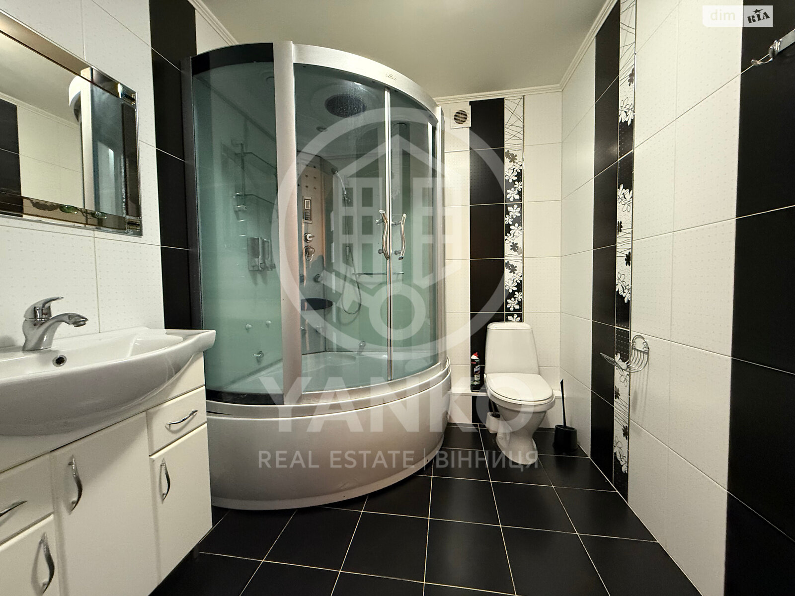 трикімнатна квартира в Вінниці, район Академічний, на вул. Миколаївська в довготривалу оренду помісячно фото 1 трикімнатна квартира в Вінниці, район Академічний, на вул. Миколаївська в довготривалу оренду помісячно фото 1