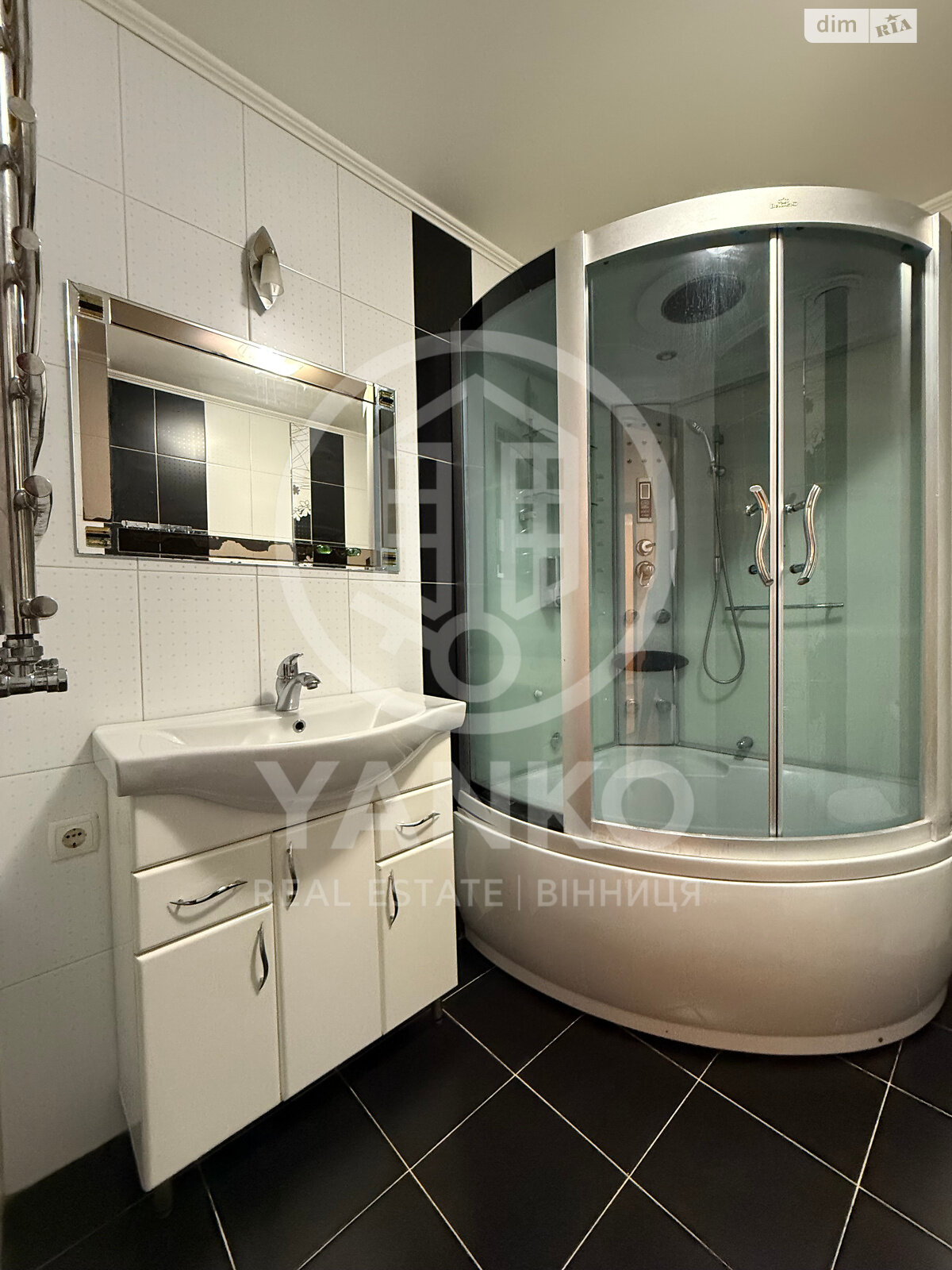 трикімнатна квартира в Вінниці, район Академічний, на вул. Миколаївська в довготривалу оренду помісячно фото 1 трикімнатна квартира в Вінниці, район Академічний, на вул. Миколаївська в довготривалу оренду помісячно фото 1